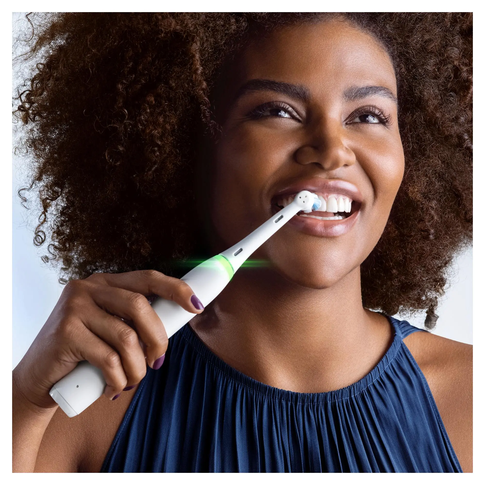 Szczoteczka magnetyczna Oral-B iO Series 4 White