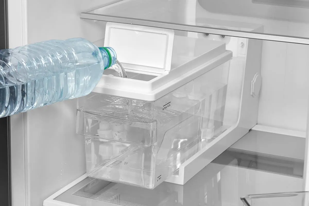 Lodówka Toshiba SBS GR-RS755WI-PMJ(05) Pełny No Frost 177,5cm Dystrybutor wody Zdalne sterowanie Czarny Inox