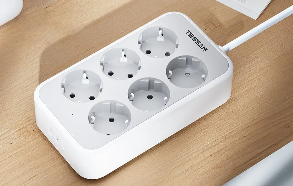 Listwa Tessan TS-PS02DE00 6 gniazd 2x USB-A 1x USB-C 2m Biały