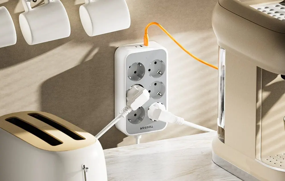 Listwa Tessan TS-PS02DE00 6 gniazd 2x USB-A 1x USB-C 2m Biały