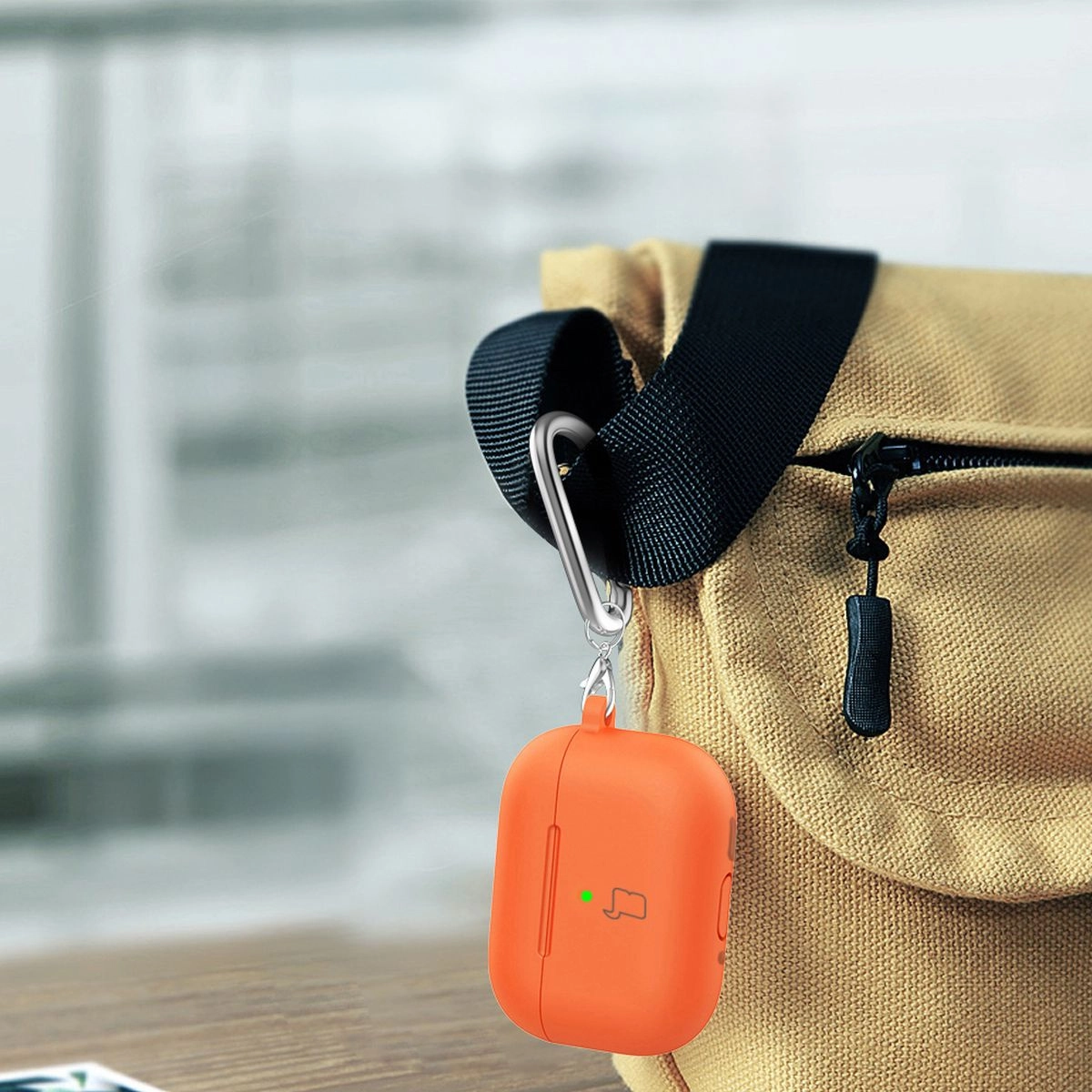 Etui na słuchawki Bizon Case Headphone Silicone do AirPods 4 Pomarańczowy