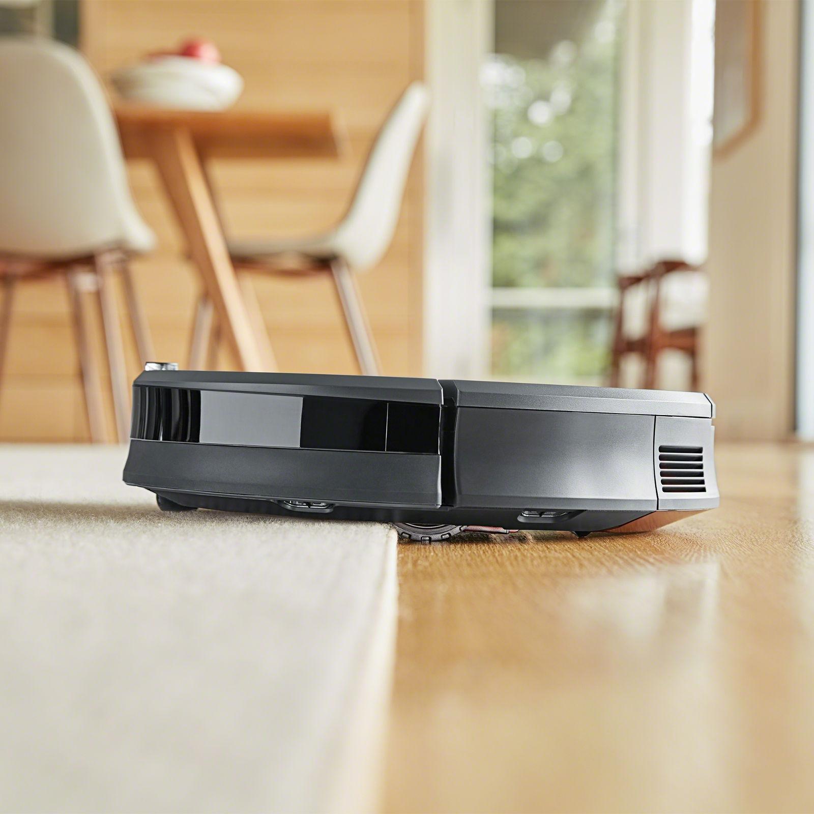 Robot sprzątający iRobot Roomba 966 - powrót do bazy i ładowanie
