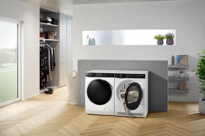 Suszarka Electrolux 800 UltraCare EW8H258BP 63,8cm 8kg