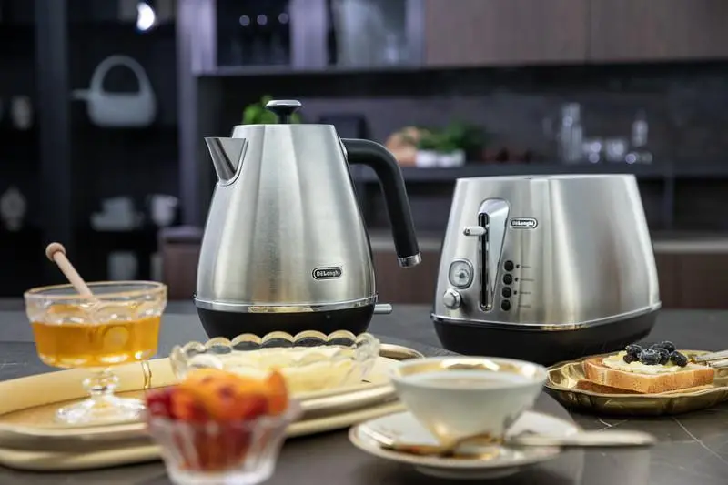 Toster DeLonghi Distinta CTI2103.M Ruszt do bułek Rozmrażanie 900W