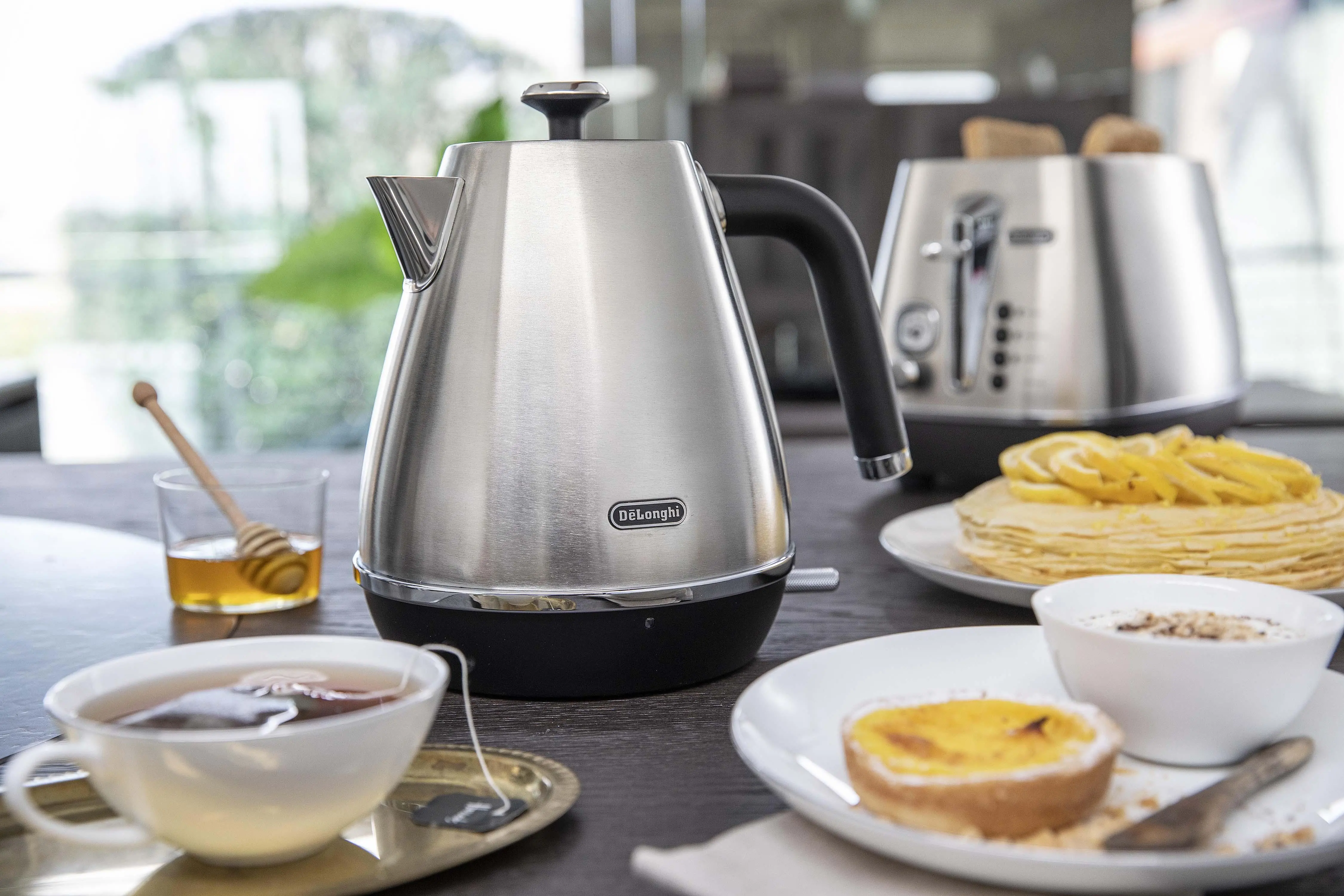 Toster DeLonghi Distinta CTI2103.M Ruszt do bułek Rozmrażanie 900W