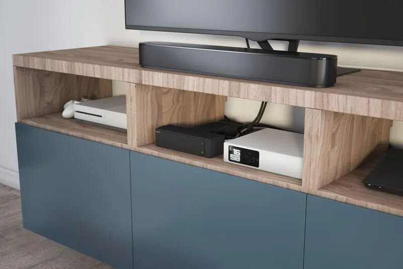 Przedłużacz Legrand 049430 8 gniazd 2m Czarny