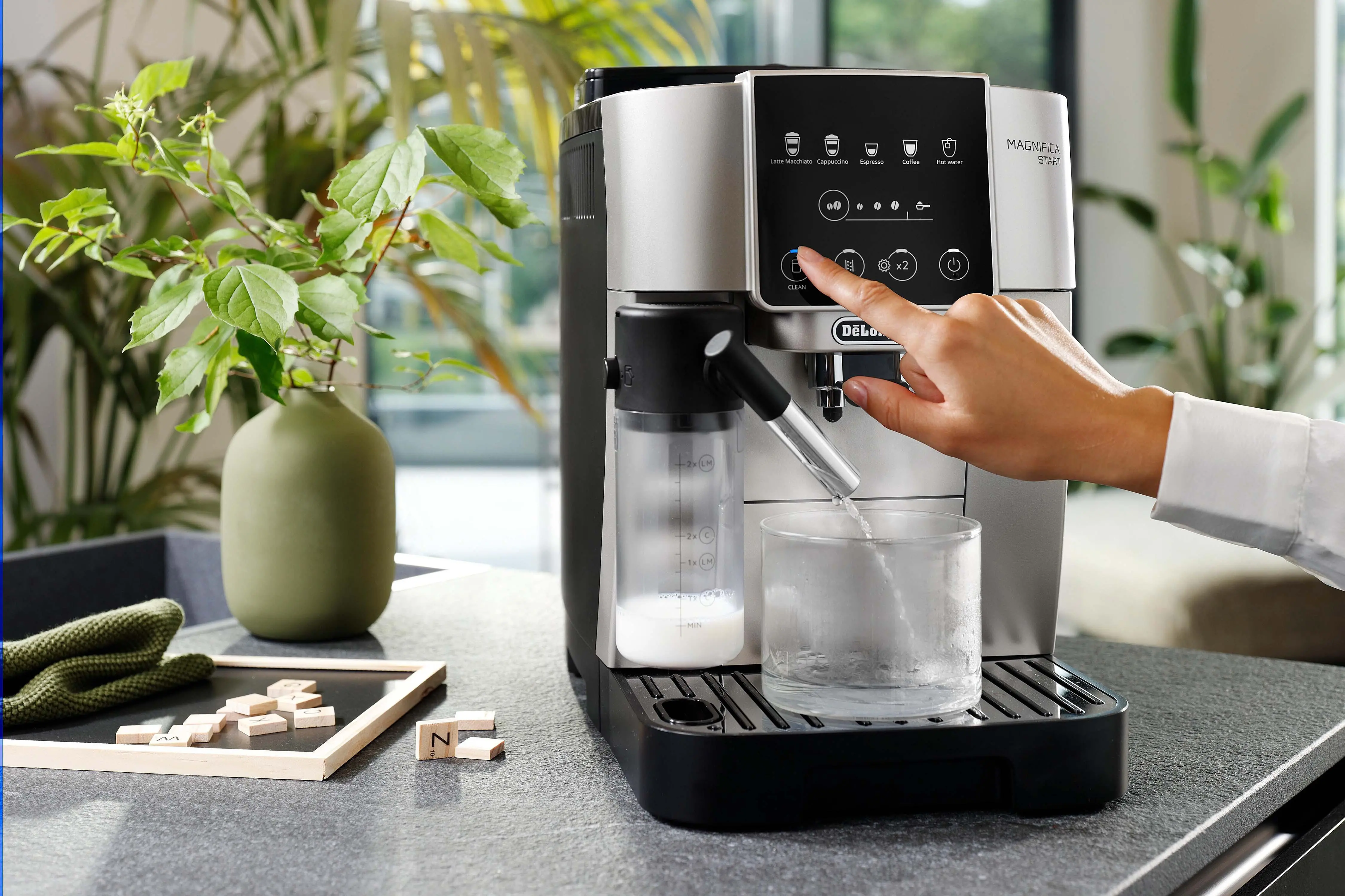 Ekspres DeLonghi Magnifica Start ECAM220.80.SB
