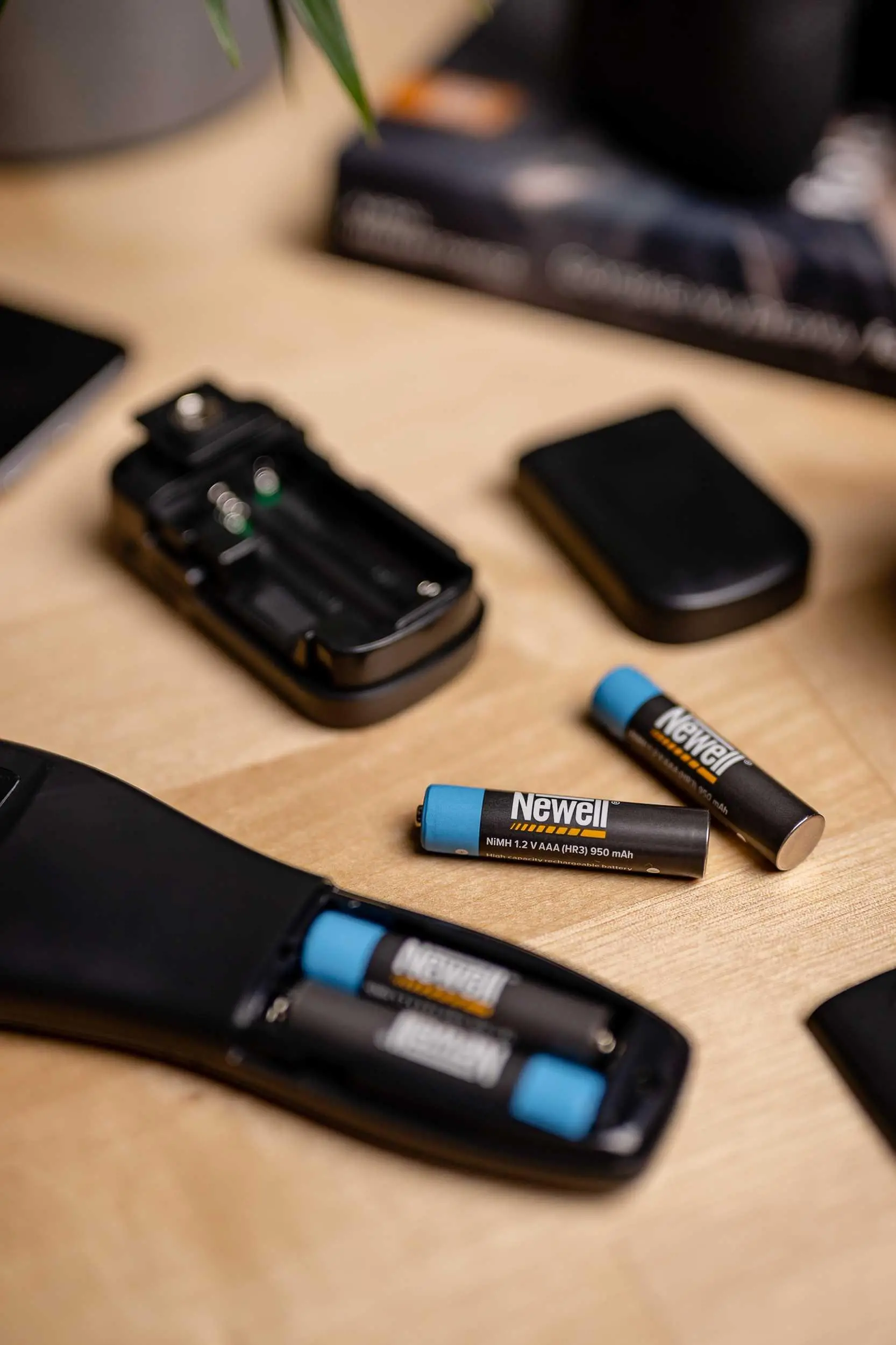 Akumulatorki Newell NiMH AAA 950mAh