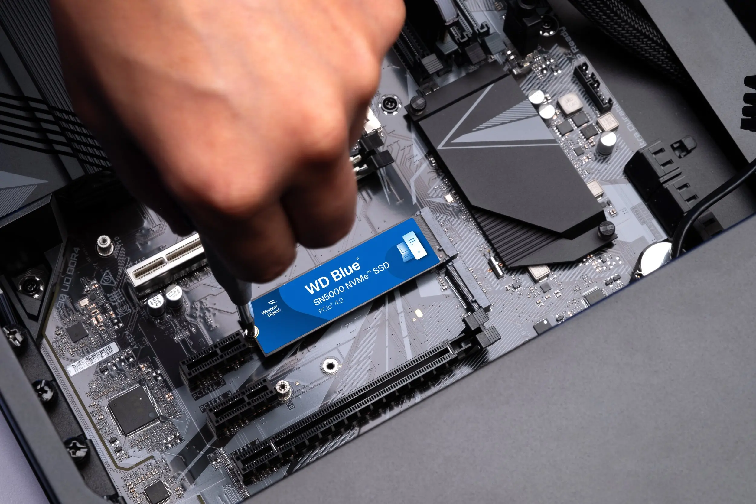 Dysk WD Blue SN5000 500GB PCIe Gen4 x4