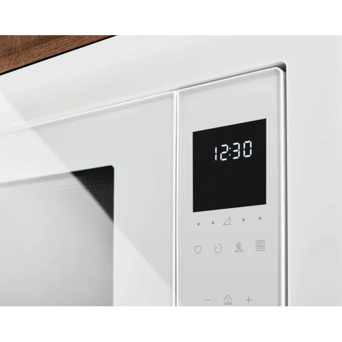 фото Микроволновка с грилем Electrolux LMS4253TBW 1