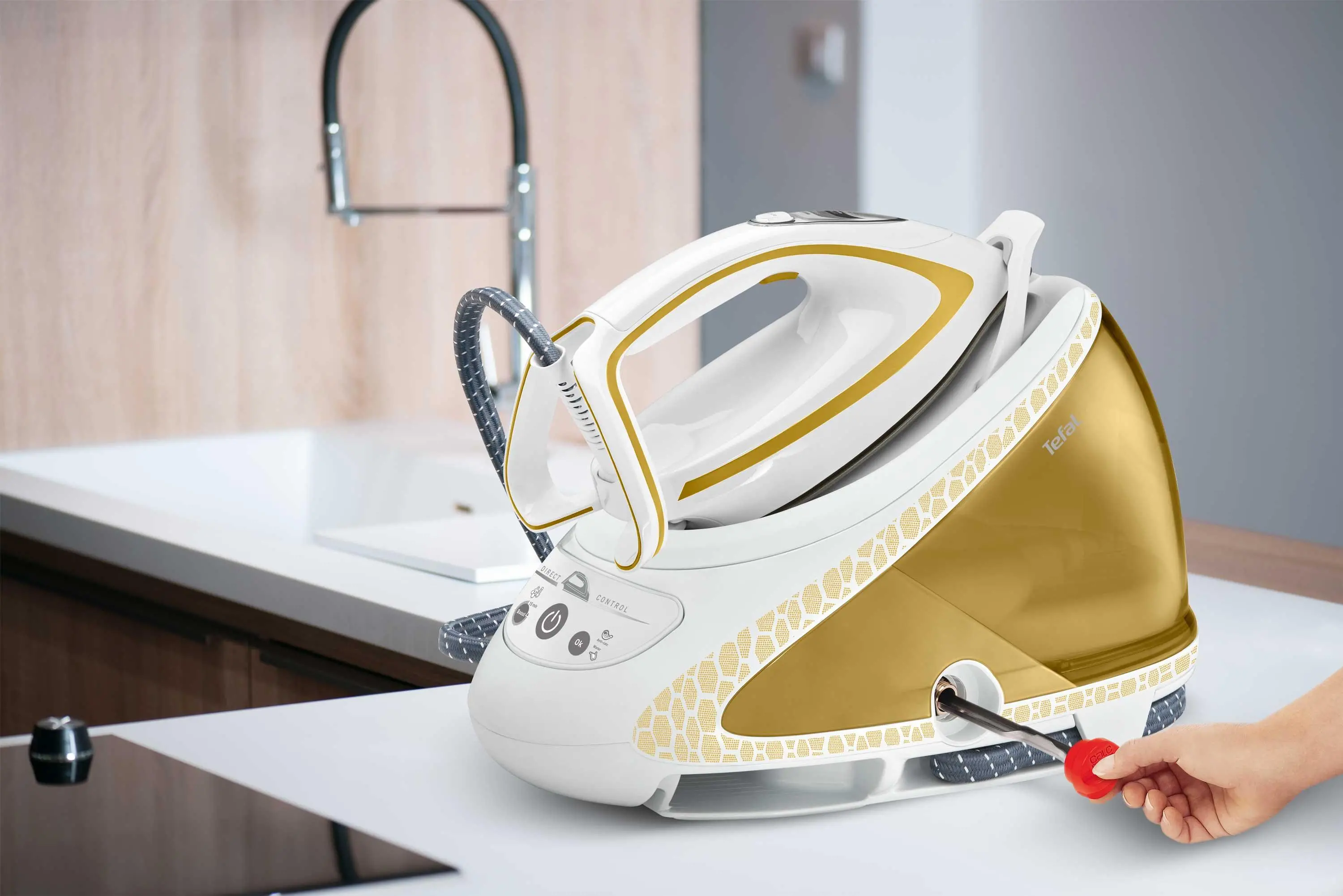 Generator pary Tefal Pro Express Ultimate Care GV9581 AntiCalc Durilium AirGlide Autoclean