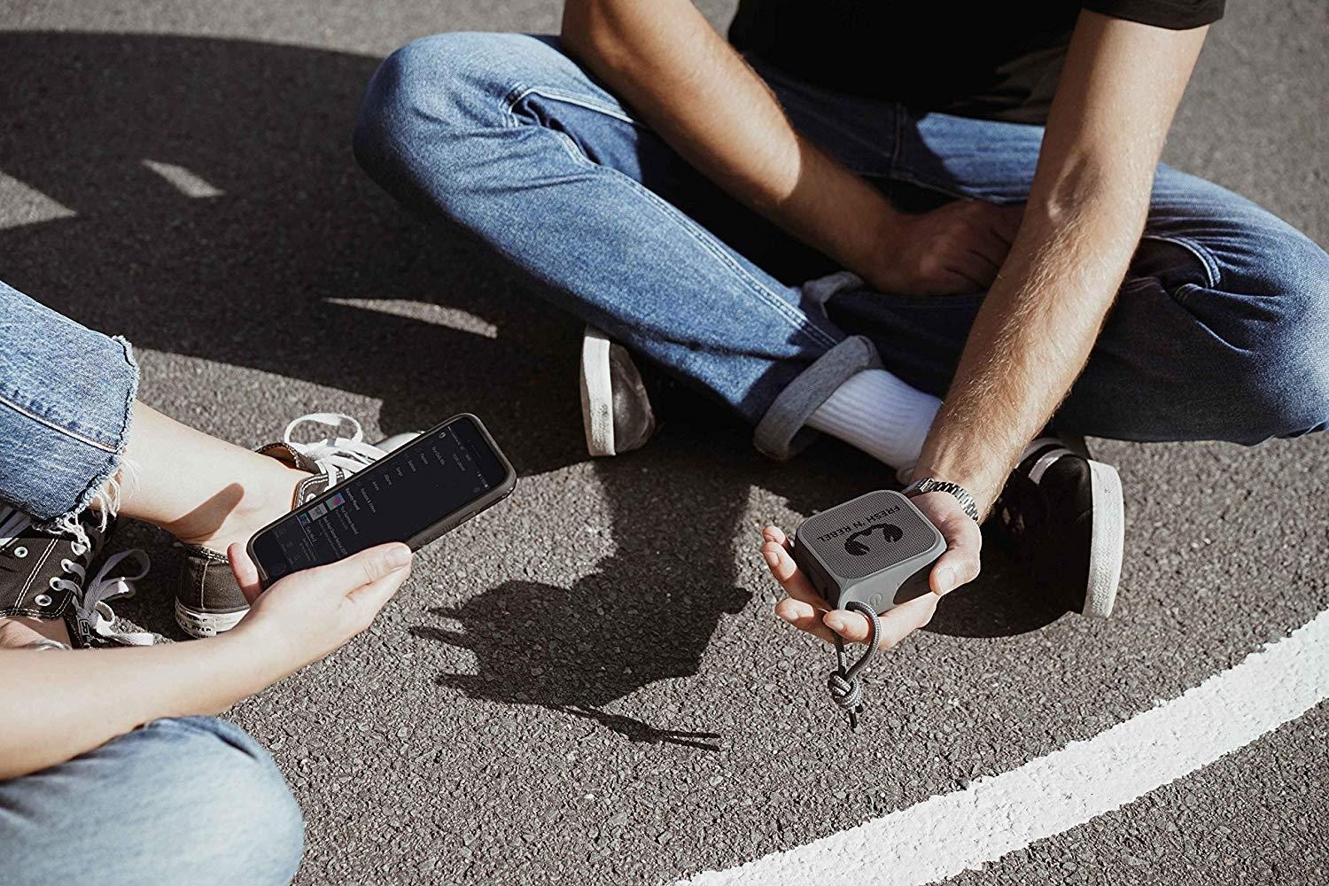 Głośnik Bluetooth Fresh 'n Rebel Rockbox Pebble (concrete)