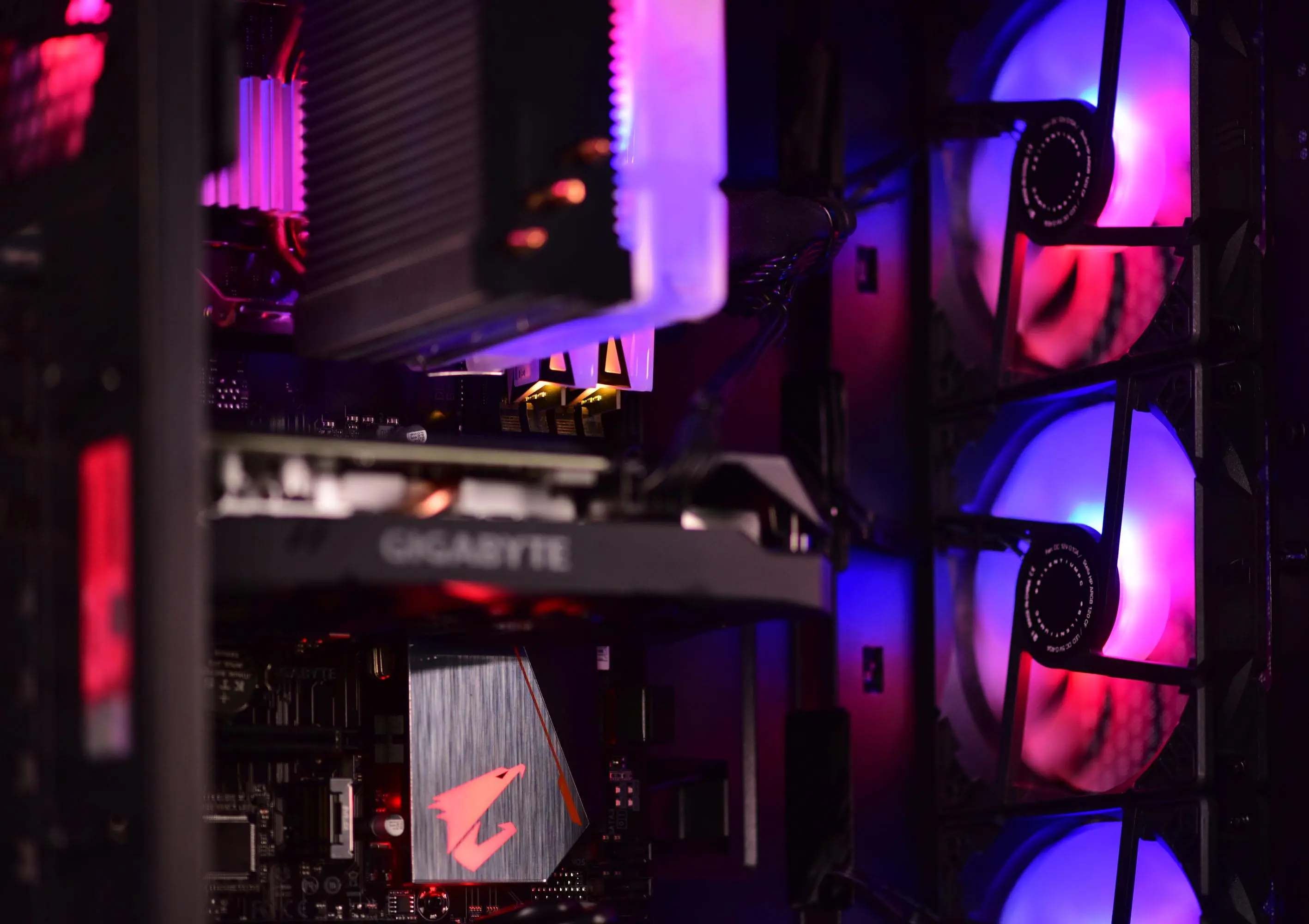 Komputer gamingowy Actina R5 3600 16GB RAM 500GB Dysk SSD GTX1660Ti Win10