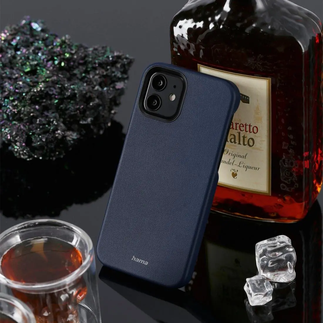 Etui Hama MagCase Finest Sense do iPhone 13
