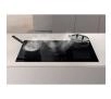 Płyta indukcyjna z okapem Whirlpool WVH 92 K/1 83cm