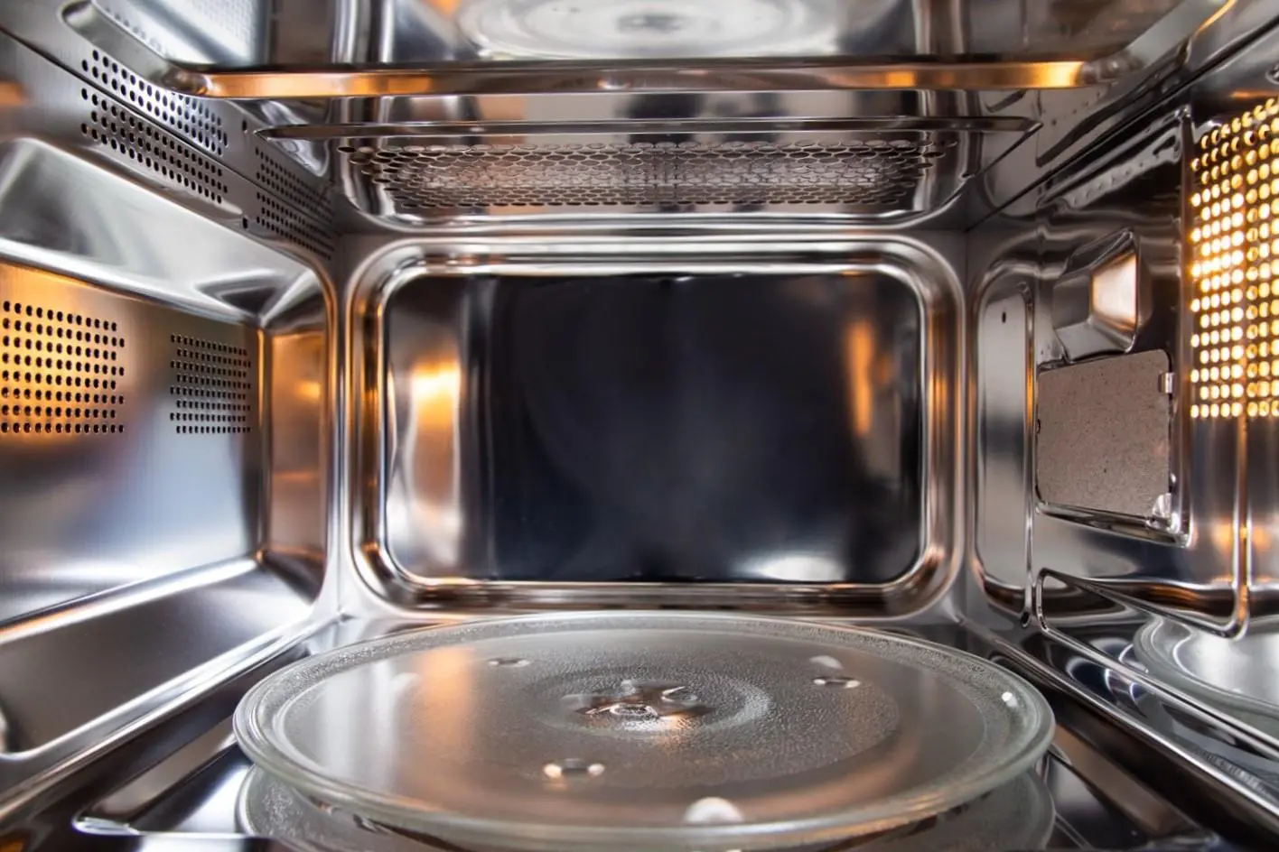 Kuchenka mikrofalowa Beko b300 BMGB 20212 B Grill