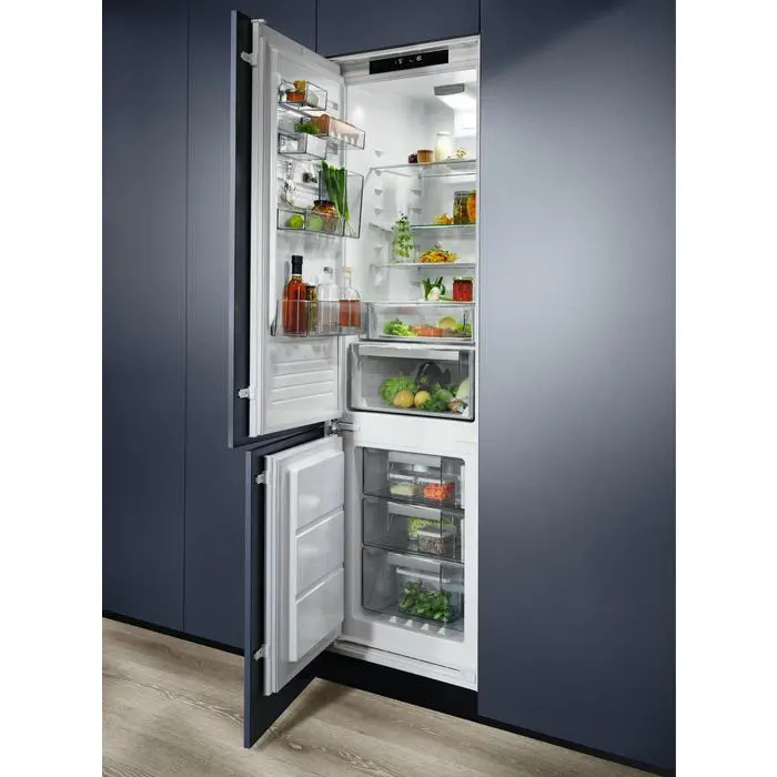 Lodówka Electrolux 700 ENP7MD19S Pełny No Frost 189,4cm Szuflada z kontrolą wilgotności