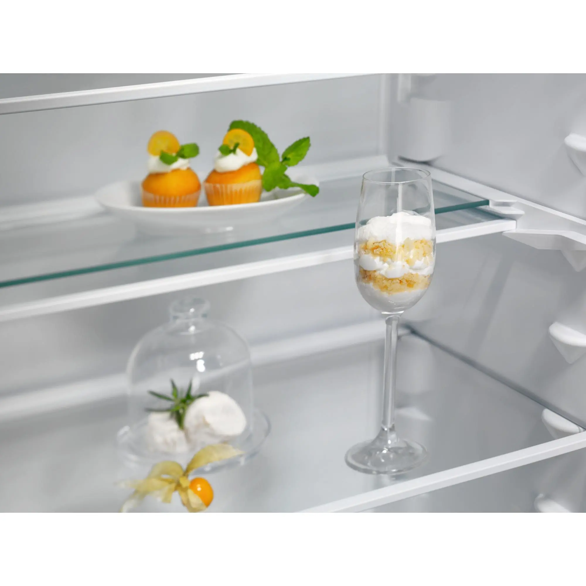 Lodówka Electrolux 700 ENP7MD19S Pełny No Frost 189,4cm Szuflada z kontrolą wilgotności