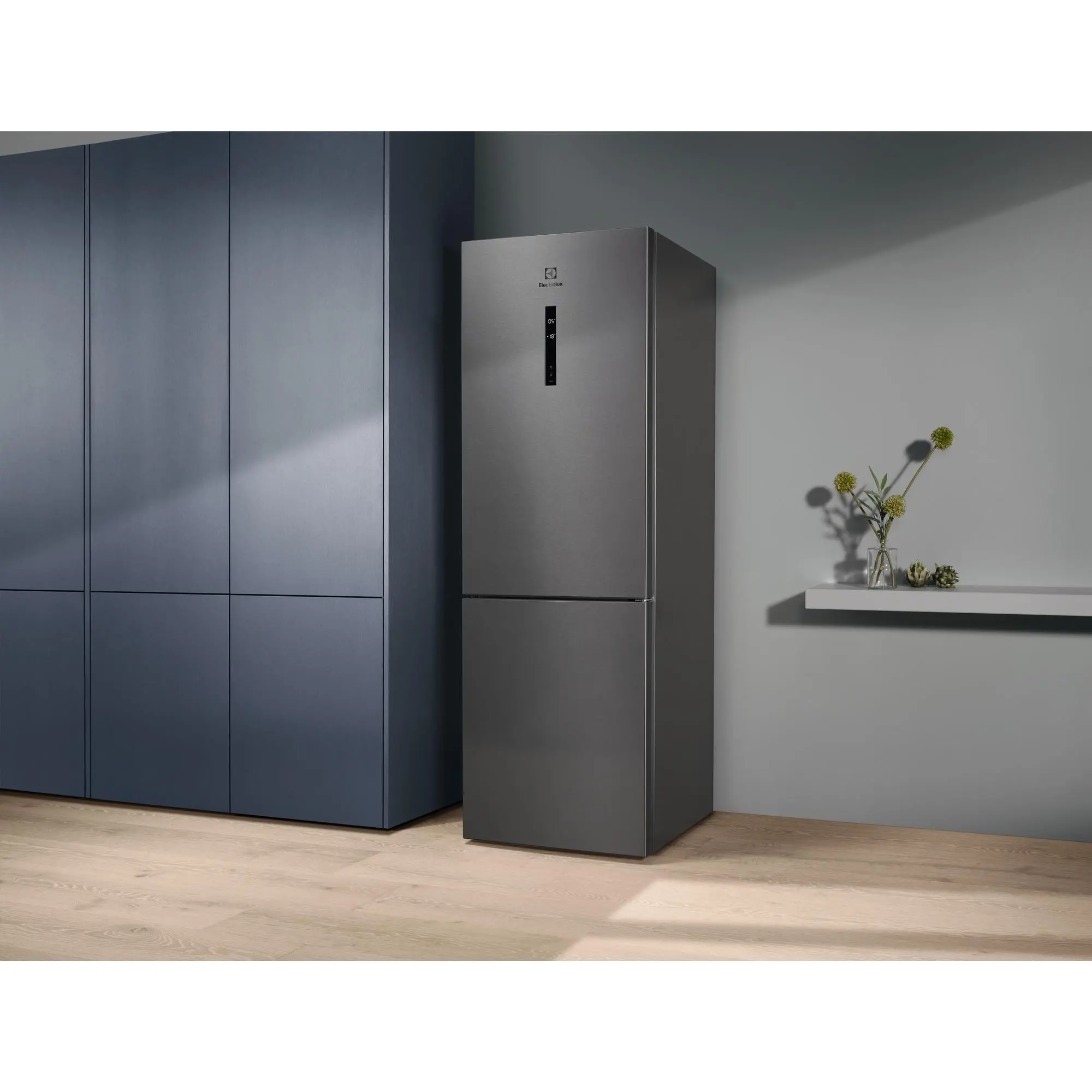 Lodówka Electrolux 600 LNC7ME32X3 Inteligentny No Frost 186cm Szuflada z kontrolą wilgotności Stalowy