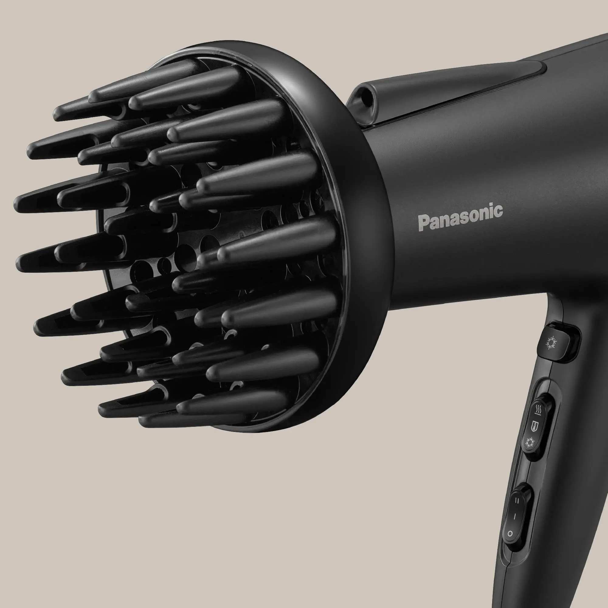 Suszarka do włosów Panasonic EH-NE87-K825 Jonizacja Dyfuzor Zimny nawiew 1800W 2 prędkości 3 temperatury