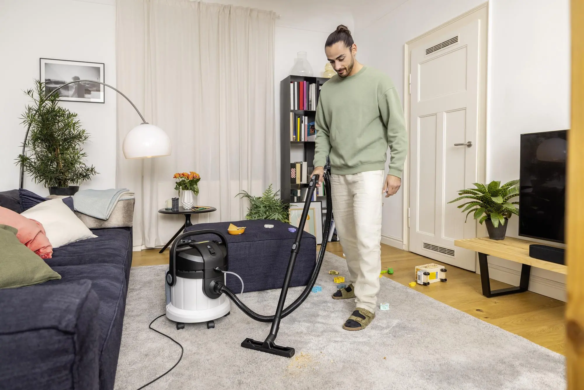 Odkurzacz Karcher SE 4 Plus 1.081-170.0 1000W Ssawka podłogowa do odkurzania na mokro i sucho Ssawka podłogowa z nasadką do twardy