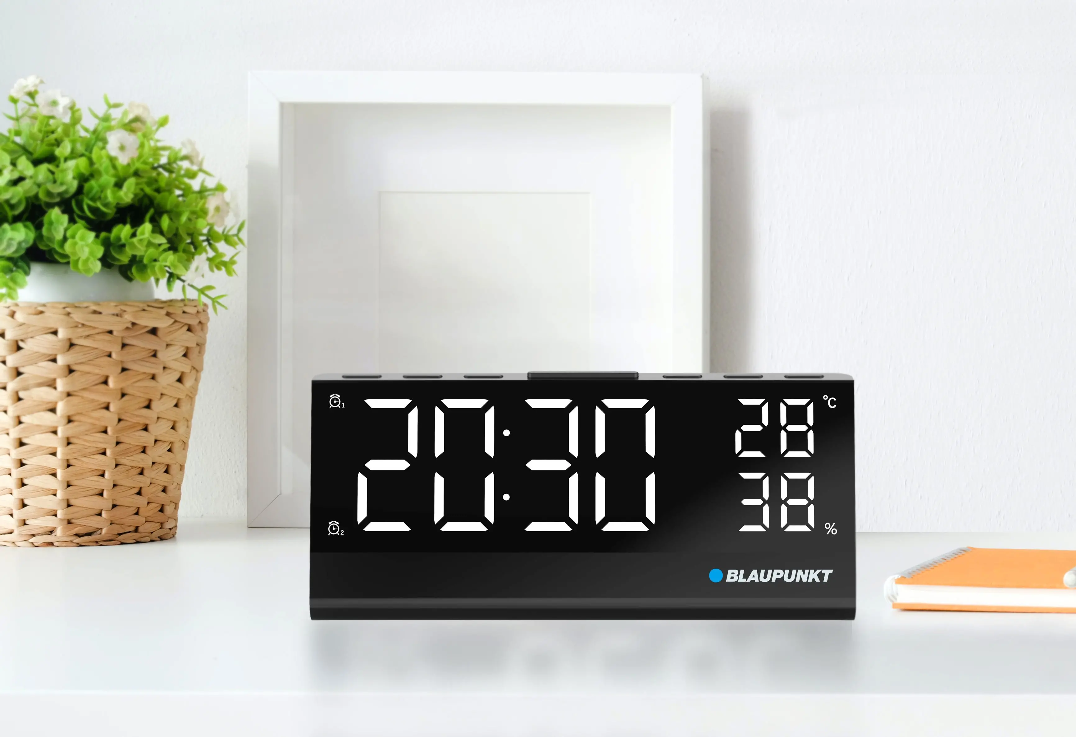 Radiobudzik Blaupunkt CR10ALU z wbudowanym czujnikiem temperatury i wilgotności Czarny