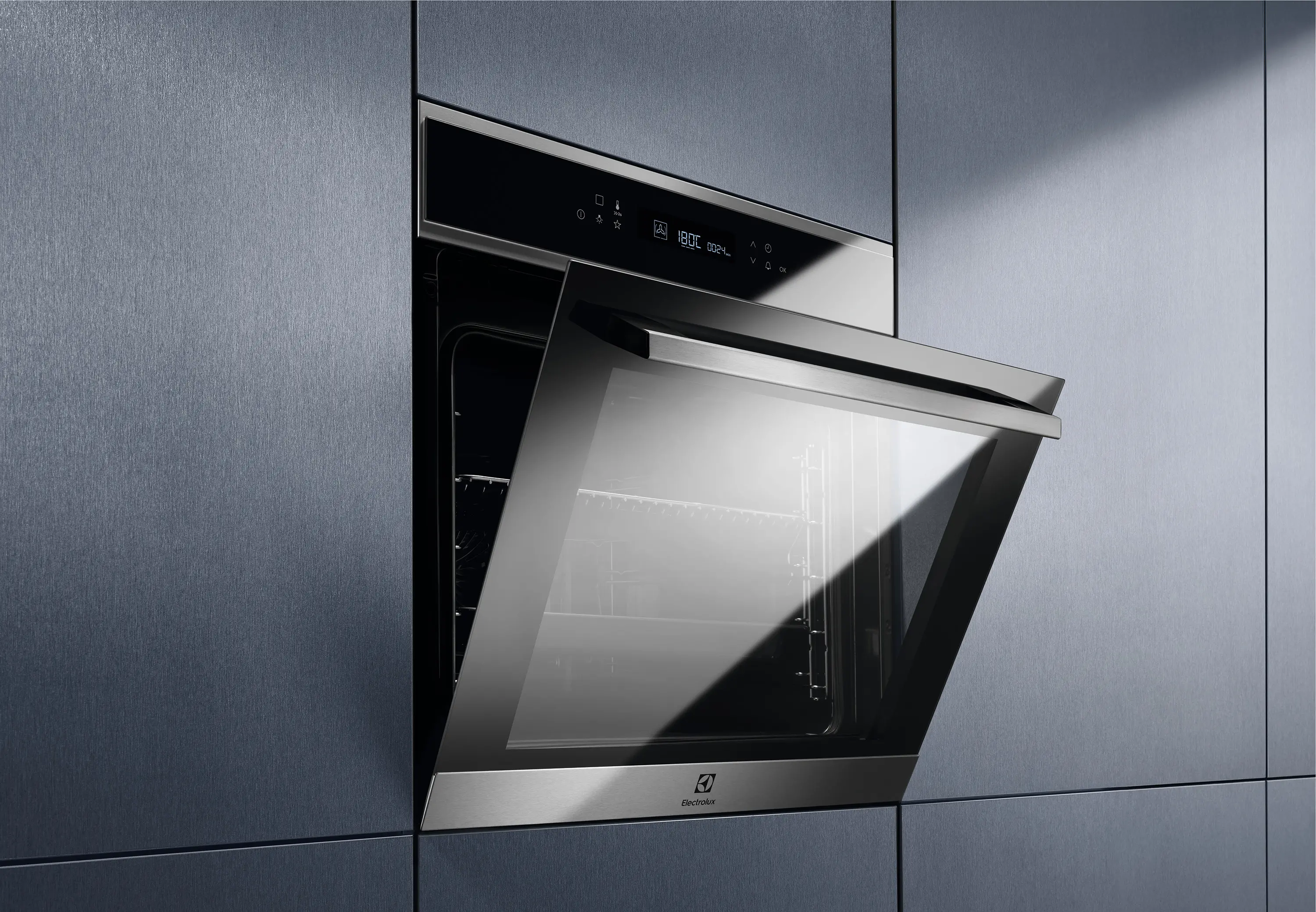 Piekarnik elektryczny Electrolux 700 SenseCook EOE7F31X Termoobieg Termosonda Inox