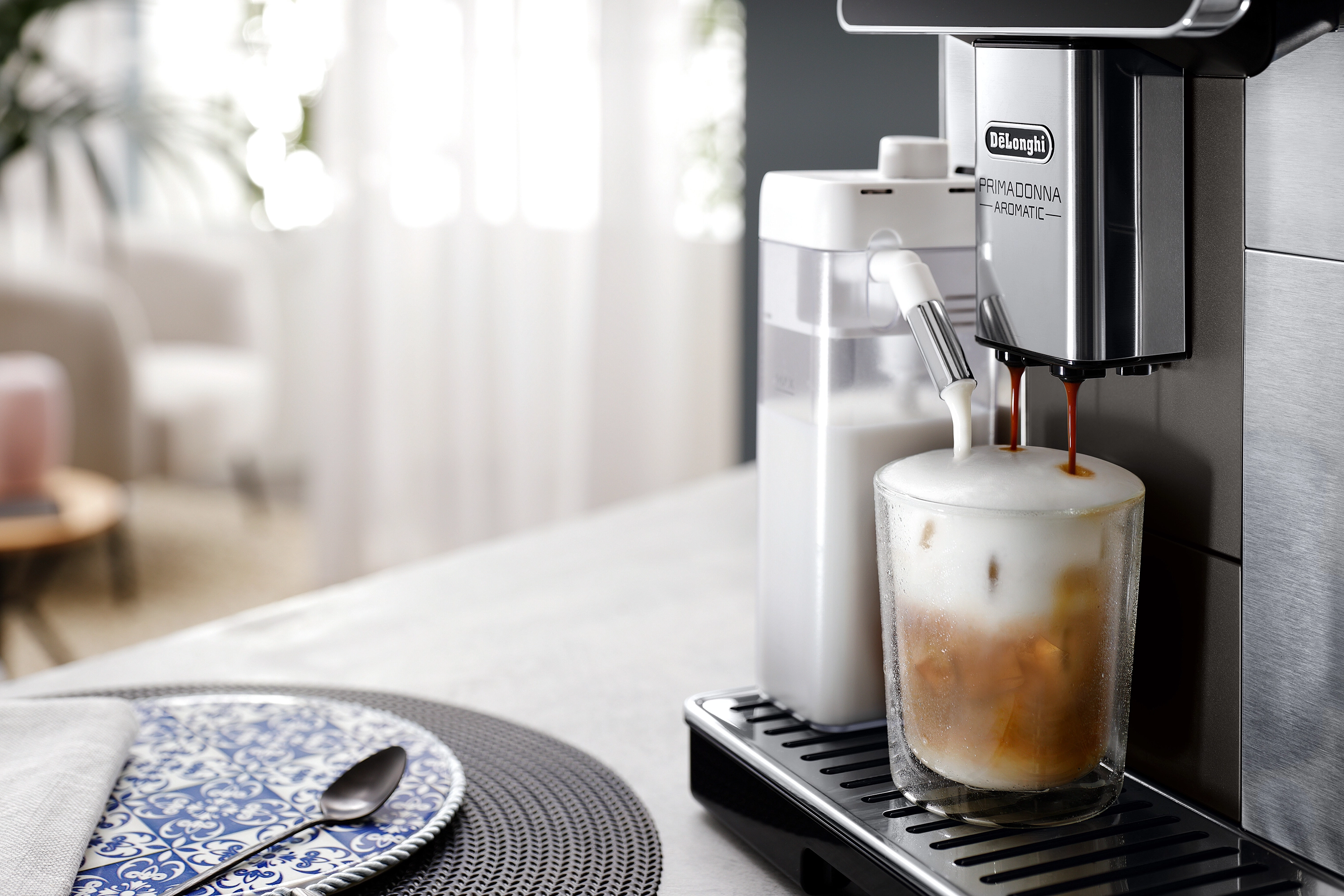 Ekspres DeLonghi Primadonna Aromatic ECAM630.75TM Kawa mrożona