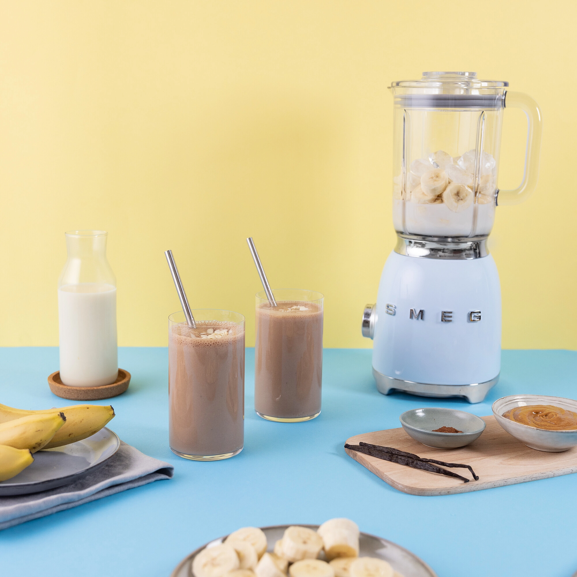 Blender kielichowy Smeg BLF03PBEU 1,5l