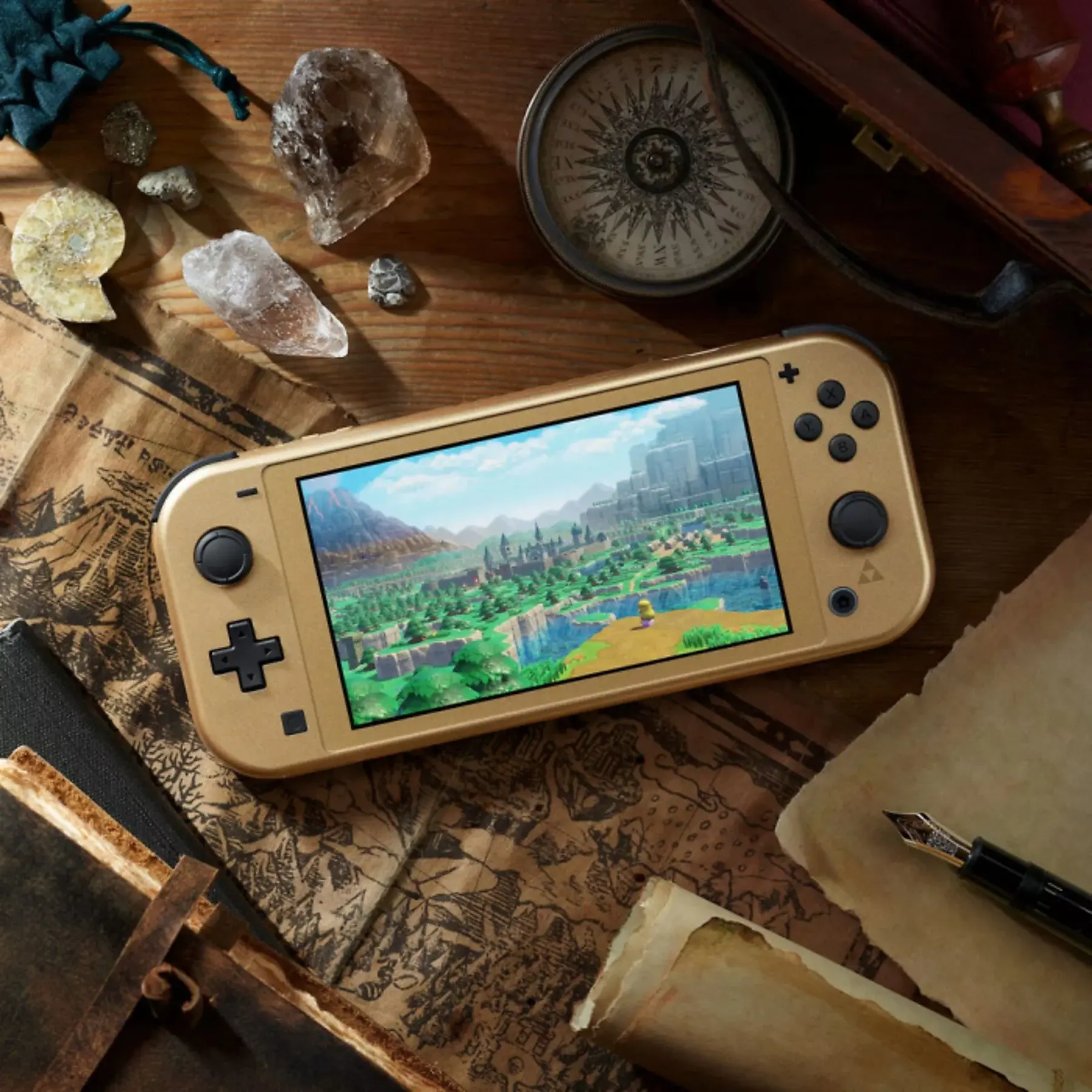 Konsola Nintendo Switch Lite Hyrule Edition + NS Online 365dni + Expansion Pack +Etui PDP + The Legend of Zelda Echoes of Wisdom