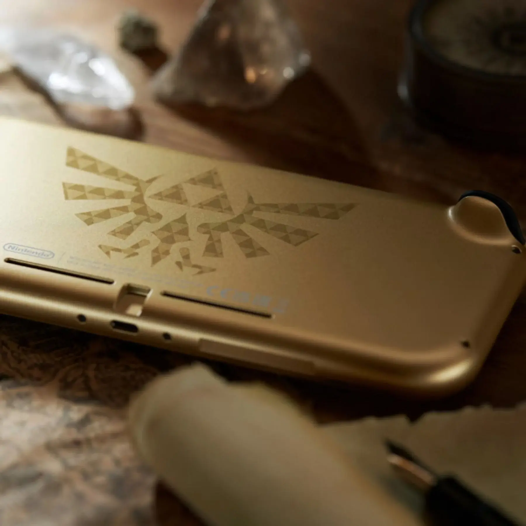 Konsola Nintendo Switch Lite Hyrule Edition + NS Online 365dni + Expansion Pack +Etui PDP + The Legend of Zelda Echoes of Wisdom