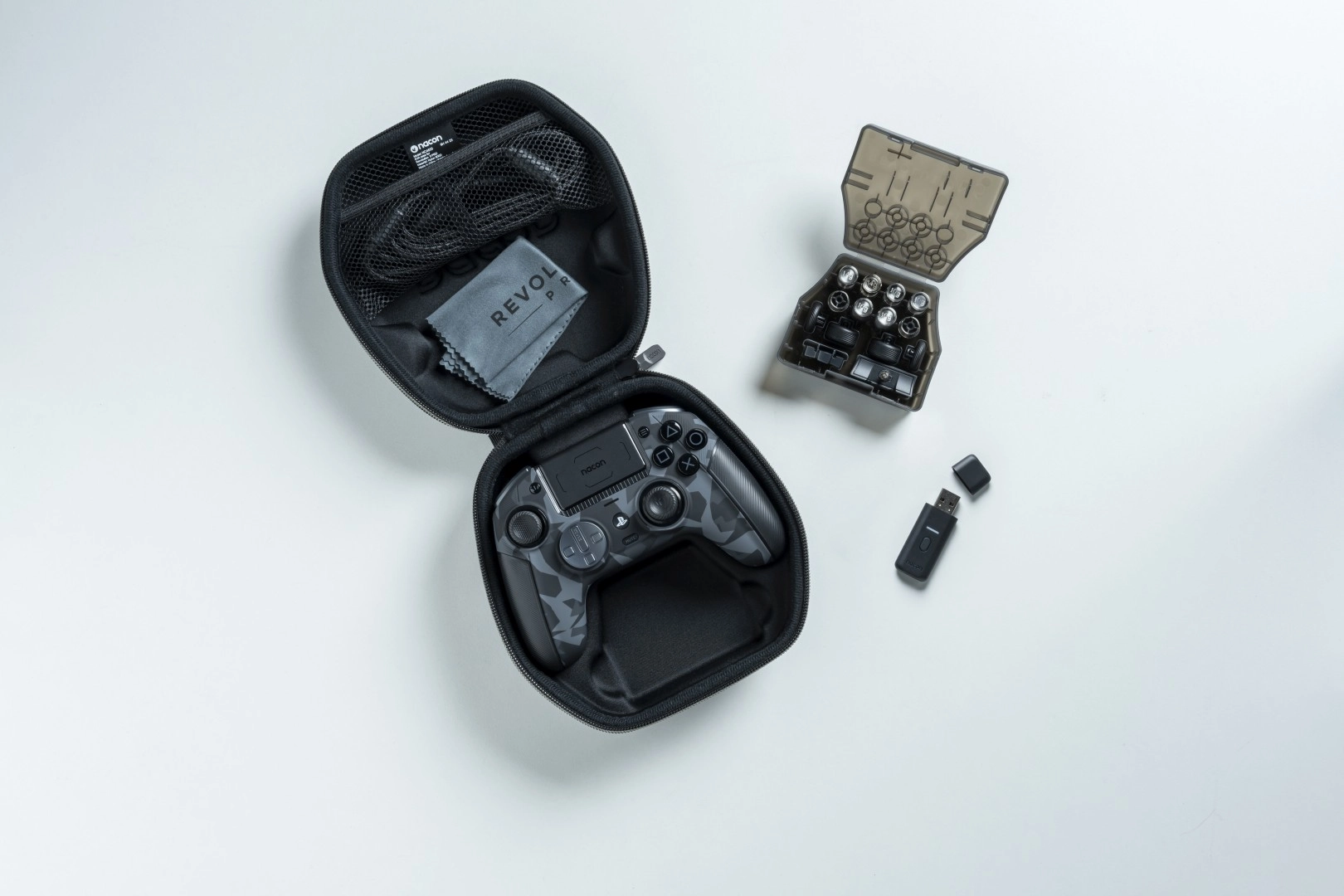 Pad Nacon Revolution 5 Pro do PS5, PS4, PC Bezprzewodowy/Przewodowy Urban Camo