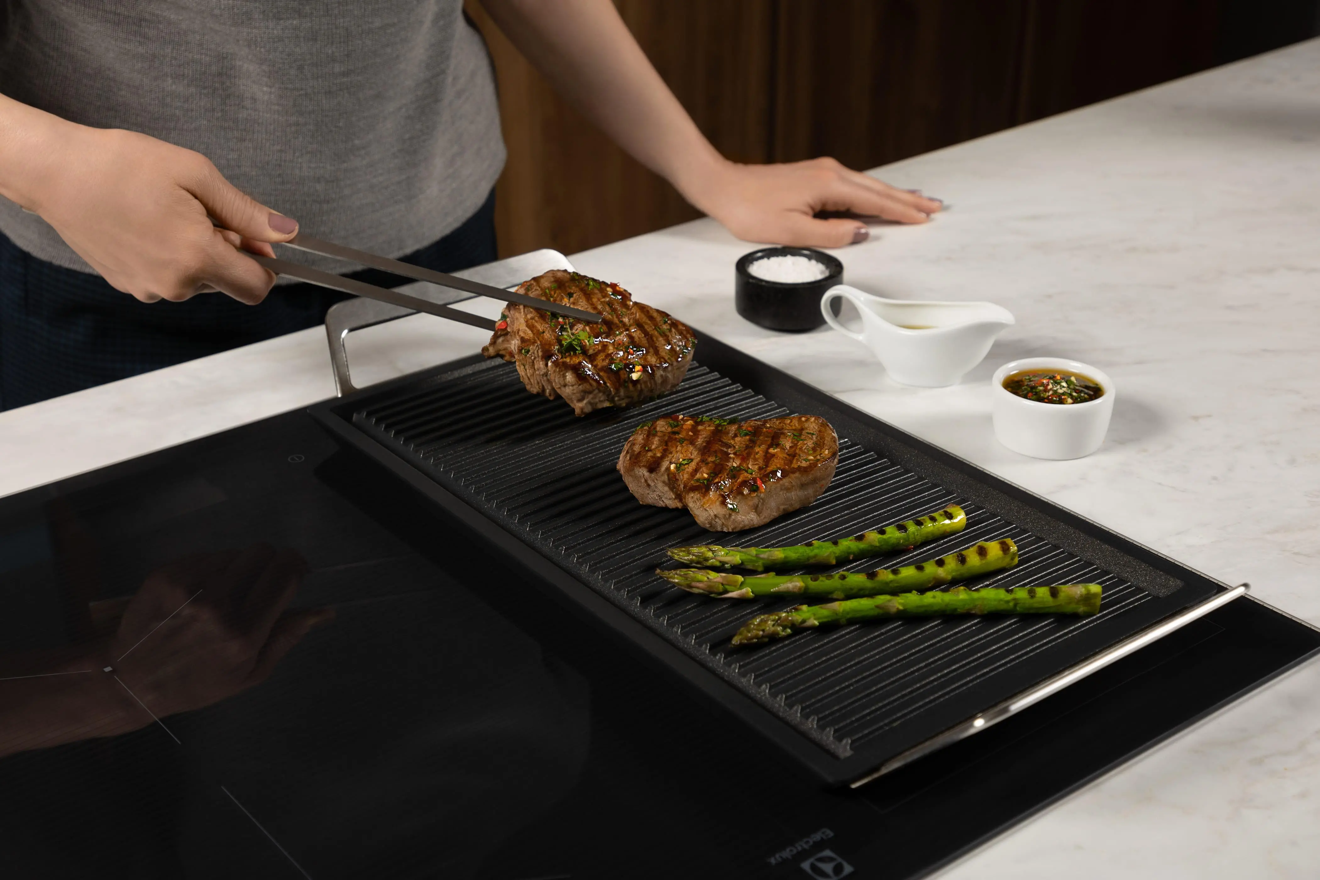 Płyta grillowa Electrolux E9HL33 Infi-Grill
