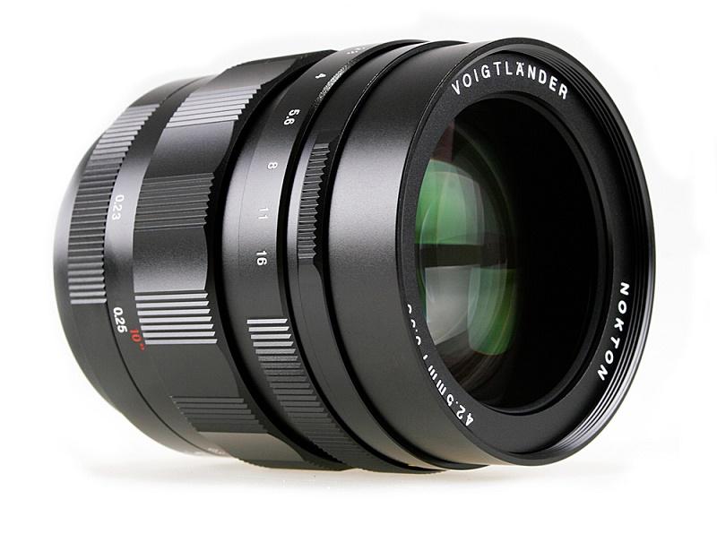 Obiektyw Voigtlander standardowy 42.5mm F/0.95 NOKTON micro 4/3