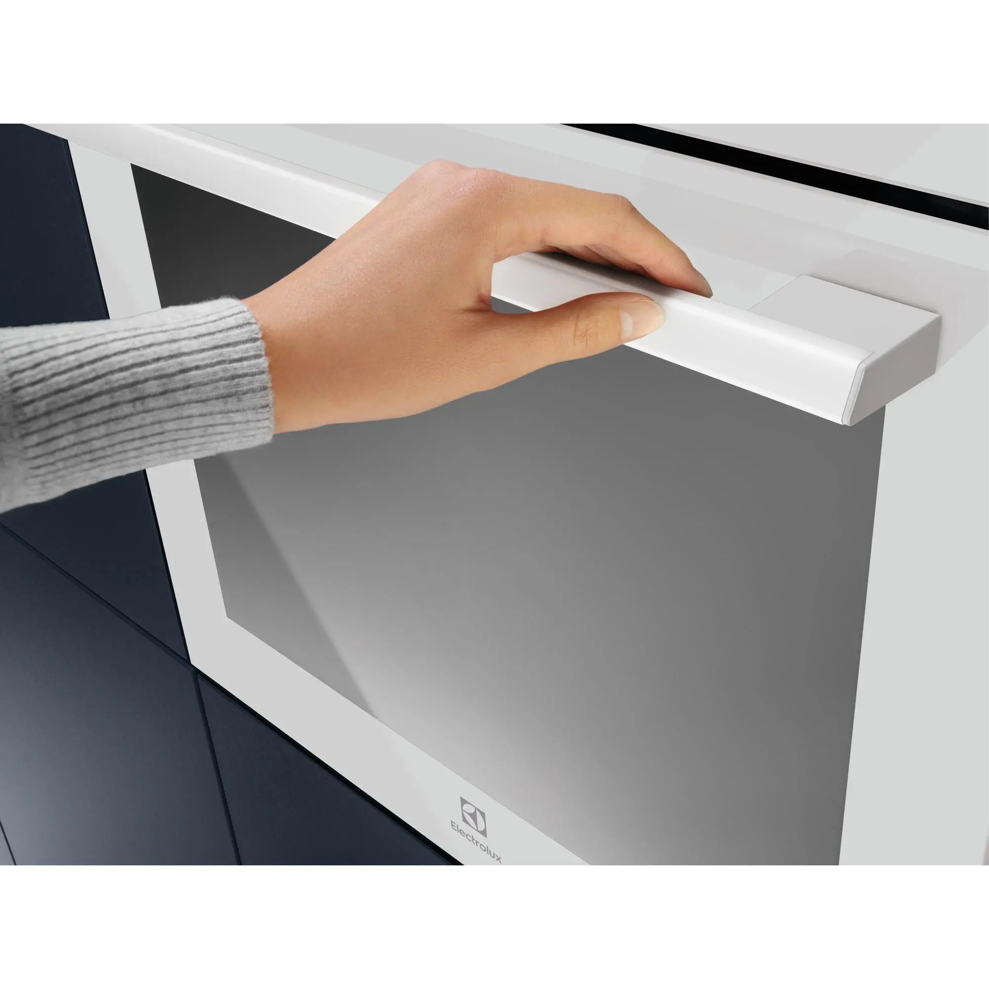 Piekarnik elektryczny Electrolux 600 SurroundCook EOF5C50BV Termoobieg Biały