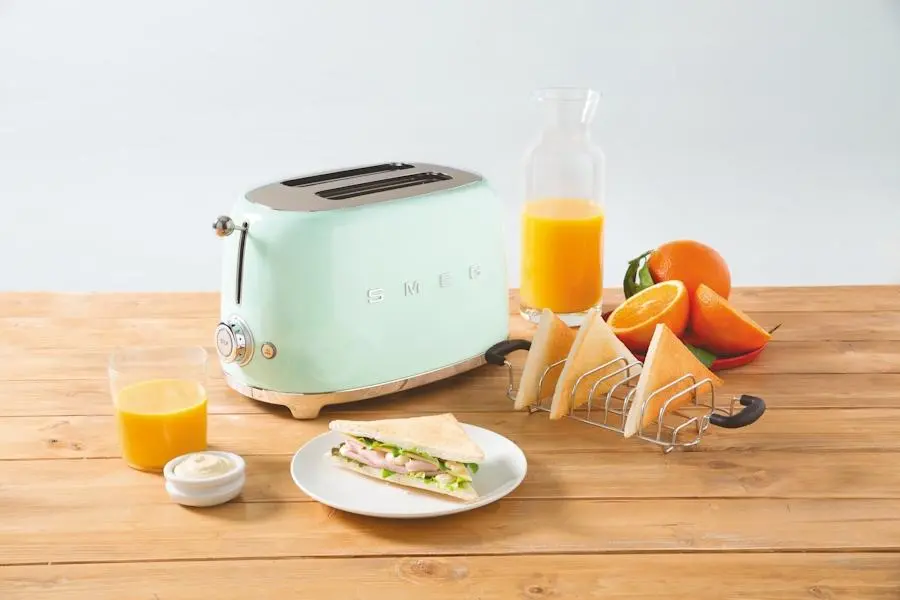 Toster Smeg TSF01PGEU Rozmrażanie 950W
