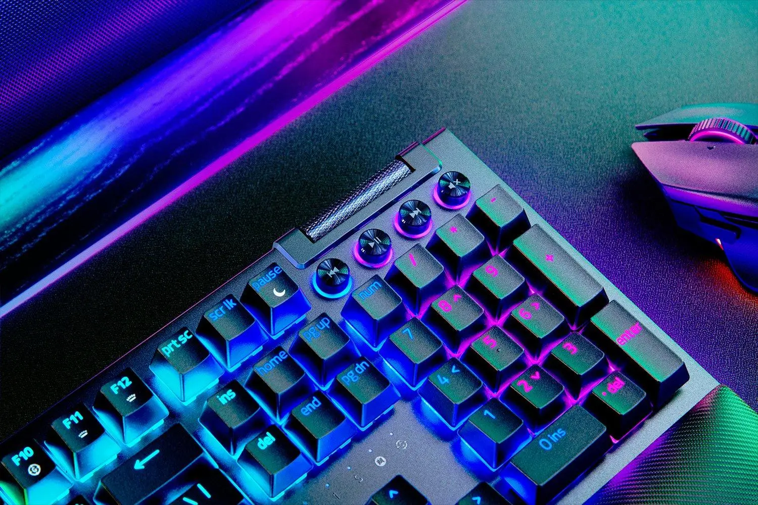 Klawiatura mechaniczna Razer BlackWidow V4 Pro US Yellow Switch Czarny