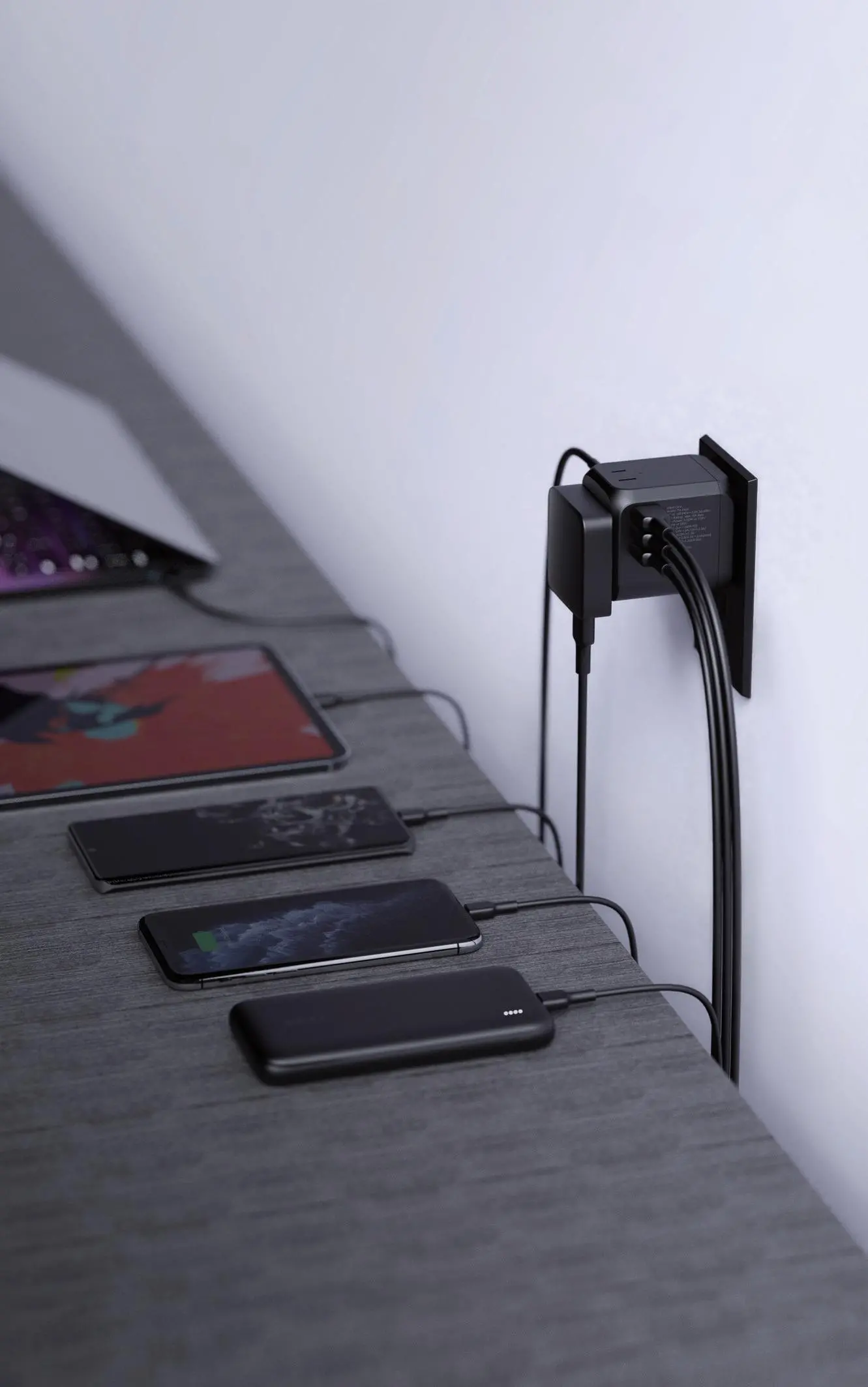Ładowarka podróżna Aukey PA-TA04 PD 30W 3x USB-A, 1x USB-C