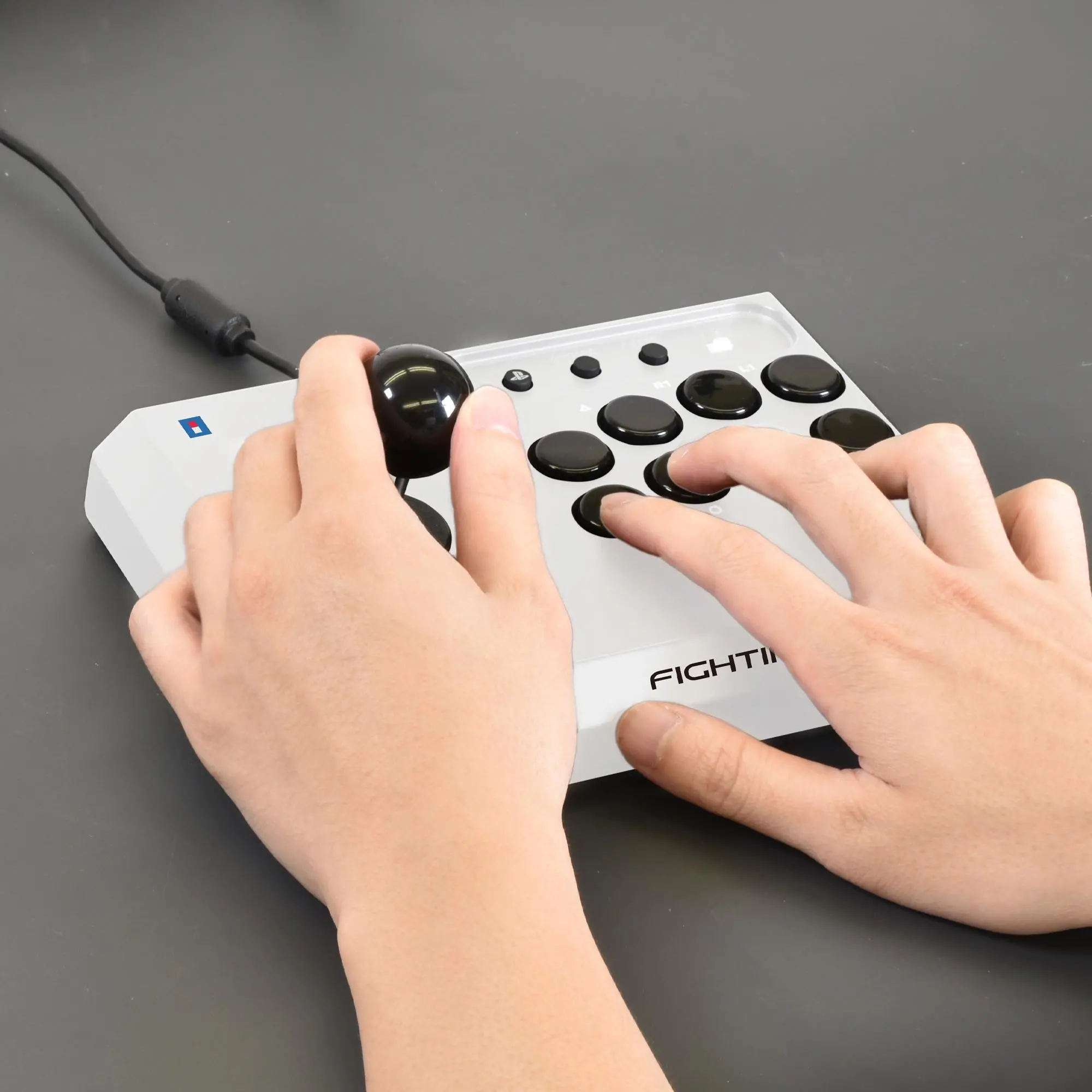 Kontroler Hori SPF-038U Fighting Stick Mini do PC PS5 PS4 Przewodowy Biały
