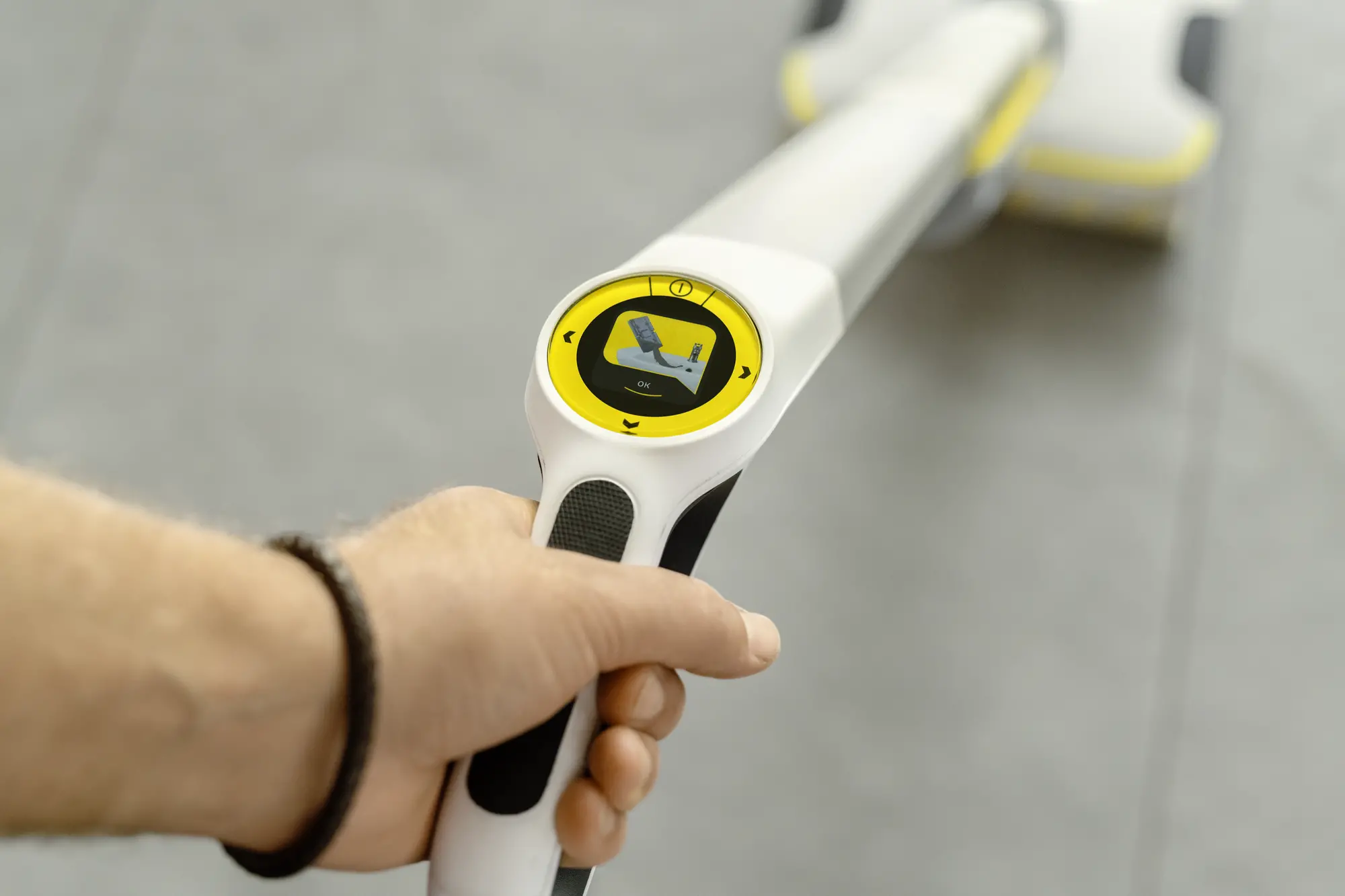 Mop elektryczny Karcher FC 8 Smart Signature Line 1.055-711.0 60min 230m2