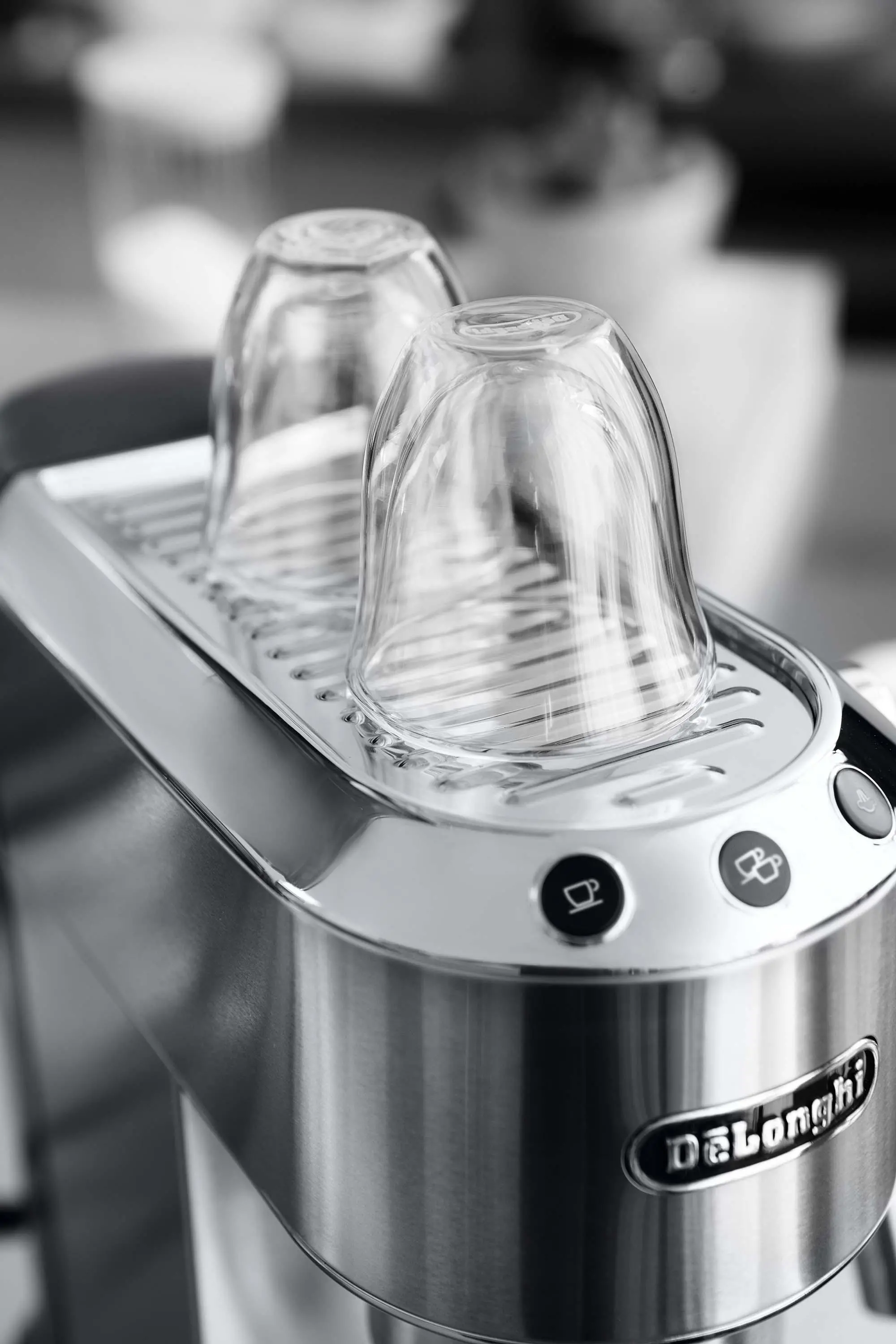 Ekspres DeLonghi Dedica EC685.M