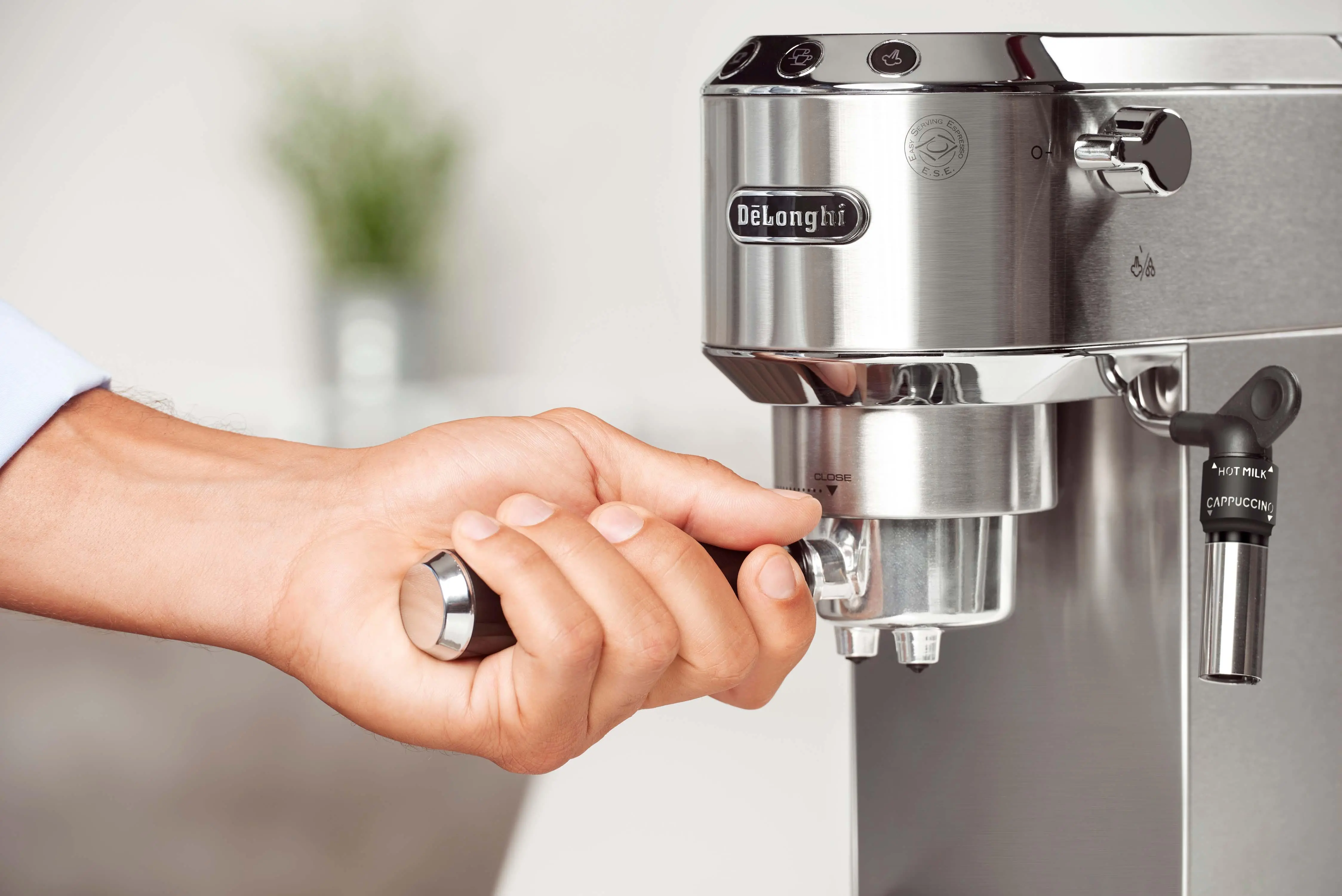 Ekspres DeLonghi Dedica EC685.M