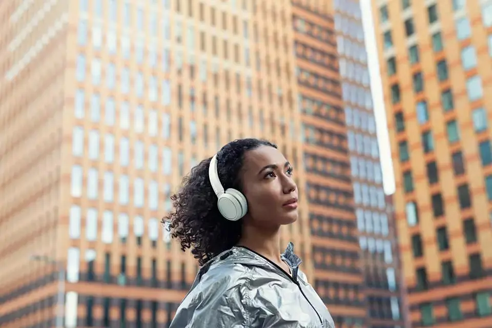 Słuchawki bezprzewodowe Philips BASS+ TAH4205WT/00 Nauszne Bluetooth 5.0 Biały