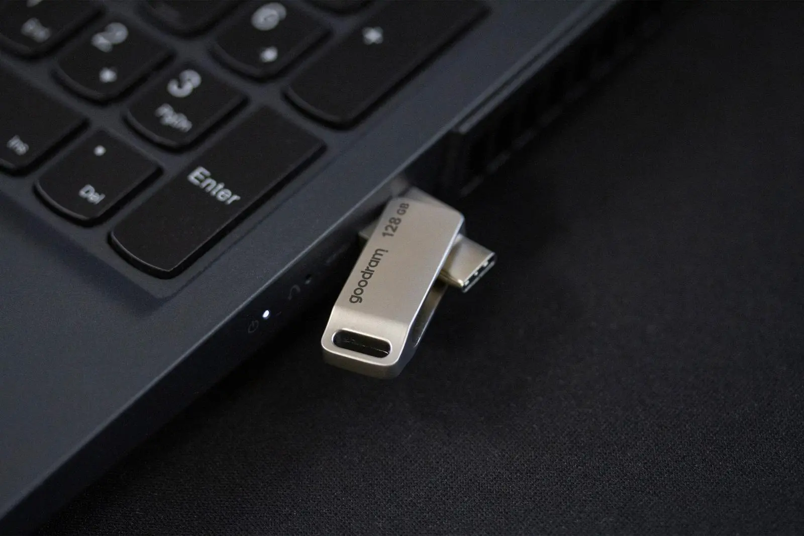 PenDrive GoodRam ODA3 64GB USB 3.2 Typ C / USB 3.2 Srebrny