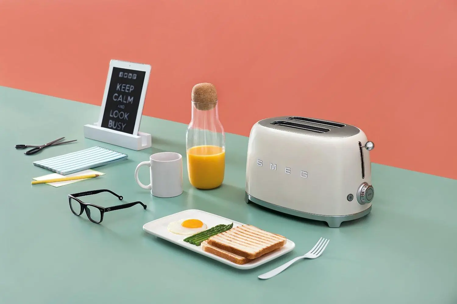 Toster Smeg TSF01CREU Rozmrażanie 950W