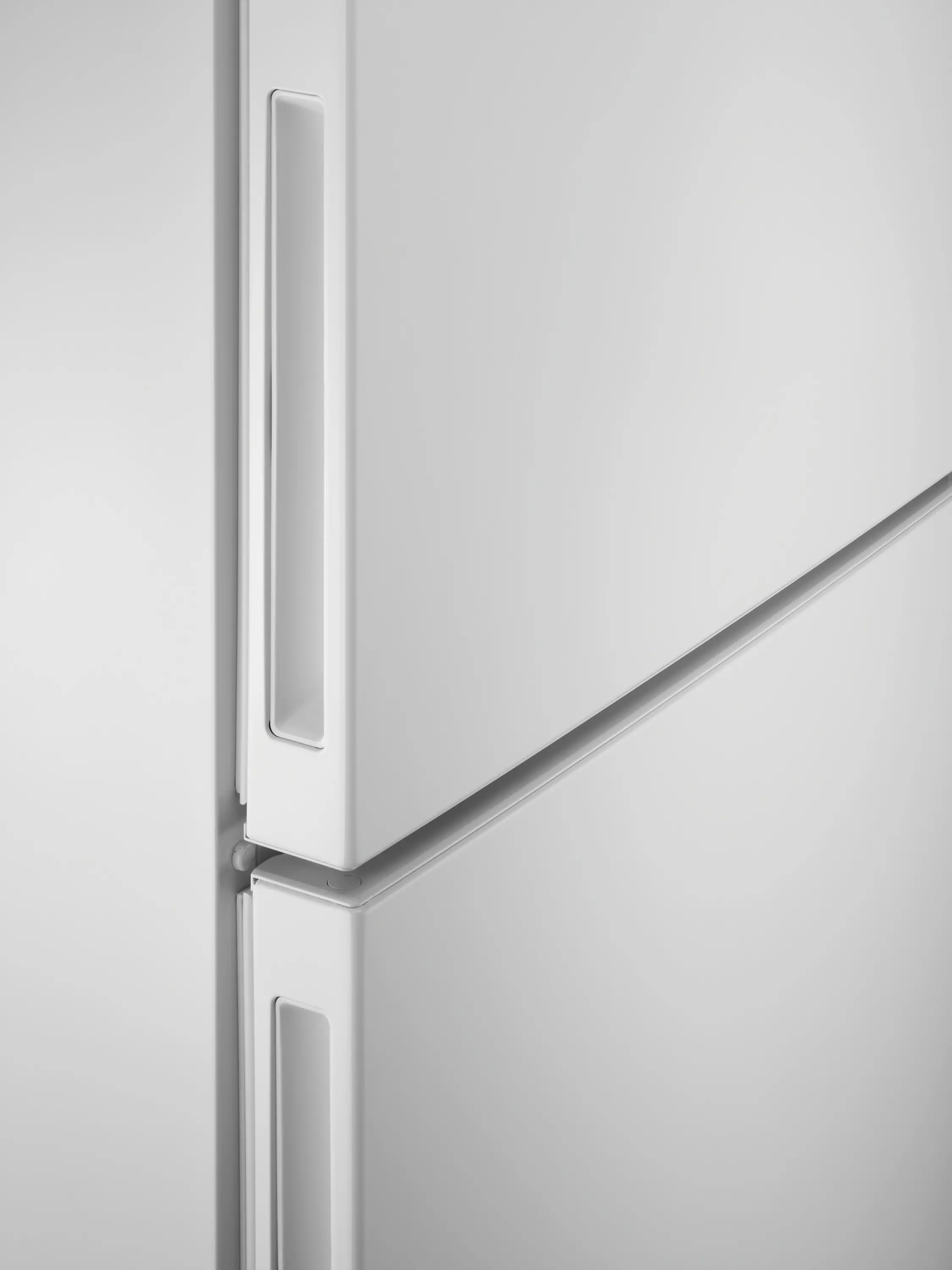 Lodówka Electrolux 600 LNT5ME32W1 Pełny No Frost 186cm Szuflada z kontrolą wilgotności Biały
