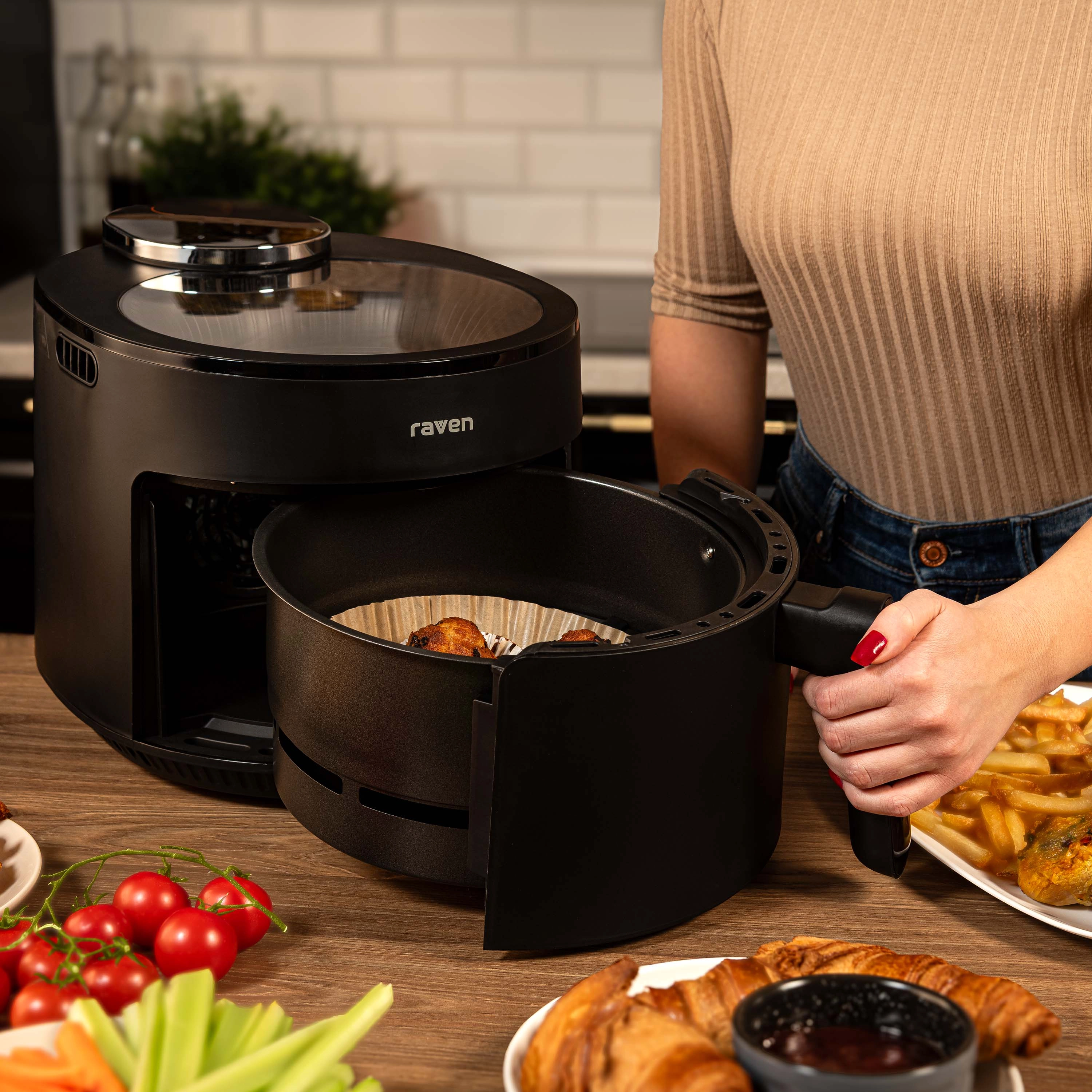 Frytkownica beztłuszczowa Raven EFN009 1500W 5l 12 programów automatycznych