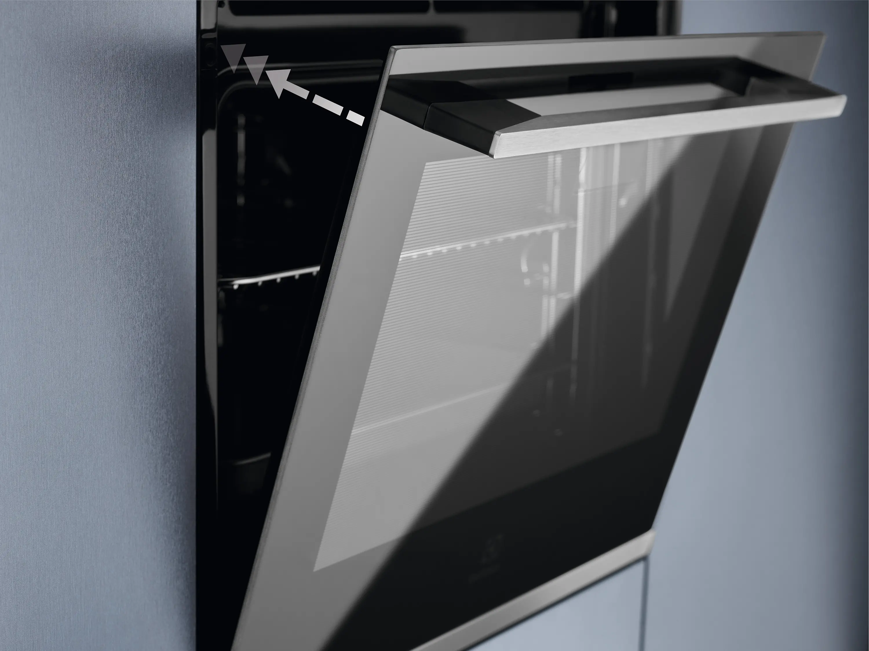 Piekarnik elektryczny Electrolux 700 SenseCook EOE5F71X Termoobieg Termosonda Czarno-stalowy