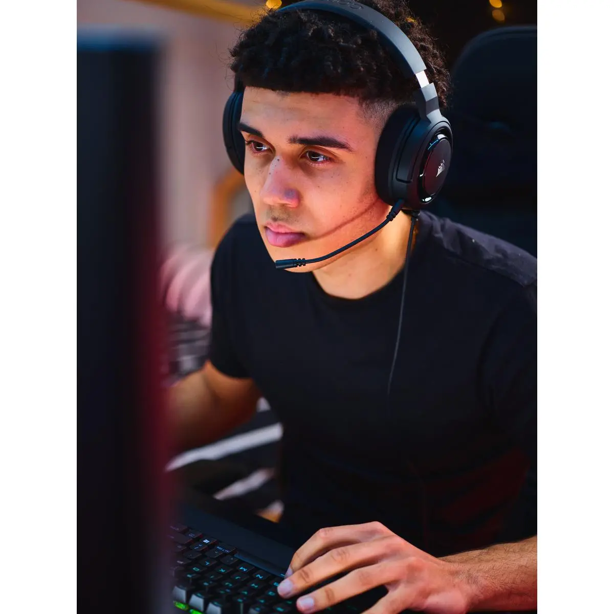 Słuchawki przewodowe z mikrofonem Corsair HS45 Carbon Surround 7.1 CA-9011220-EU Nauszne Czarny