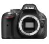 Lustrzanka Nikon D5200 + Tamron SP AF 17-50 mm + książka
